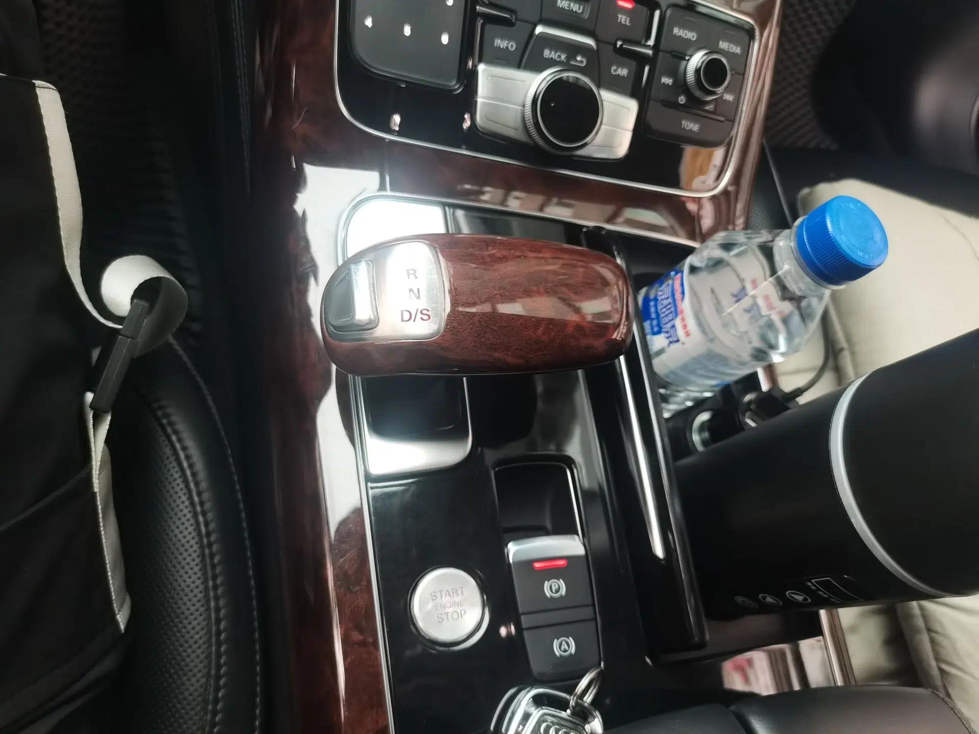 Audi A8 2011 A8L 3.0 TFSI quattro Luxury Edition (213kW) — миниатюра 14