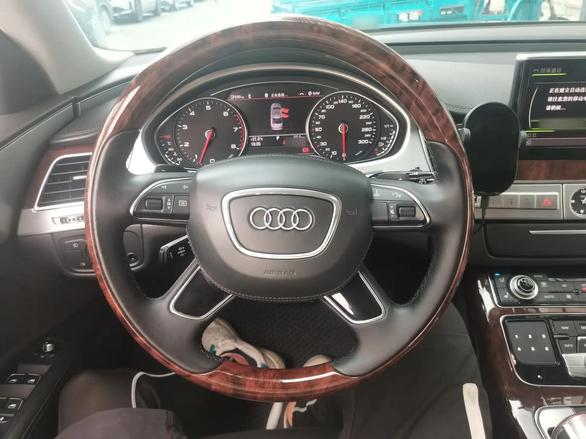 Audi A8 2011 A8L 3.0 TFSI quattro Luxury Edition (213kW) — миниатюра 10