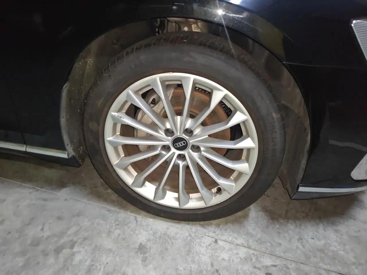 Audi A8 2021 A8L 50 TFSI quattro Comfort Model — миниатюра 8