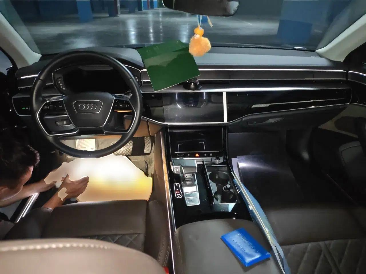 Audi A8 2021 A8L 50 TFSI quattro Comfort Model — миниатюра 9