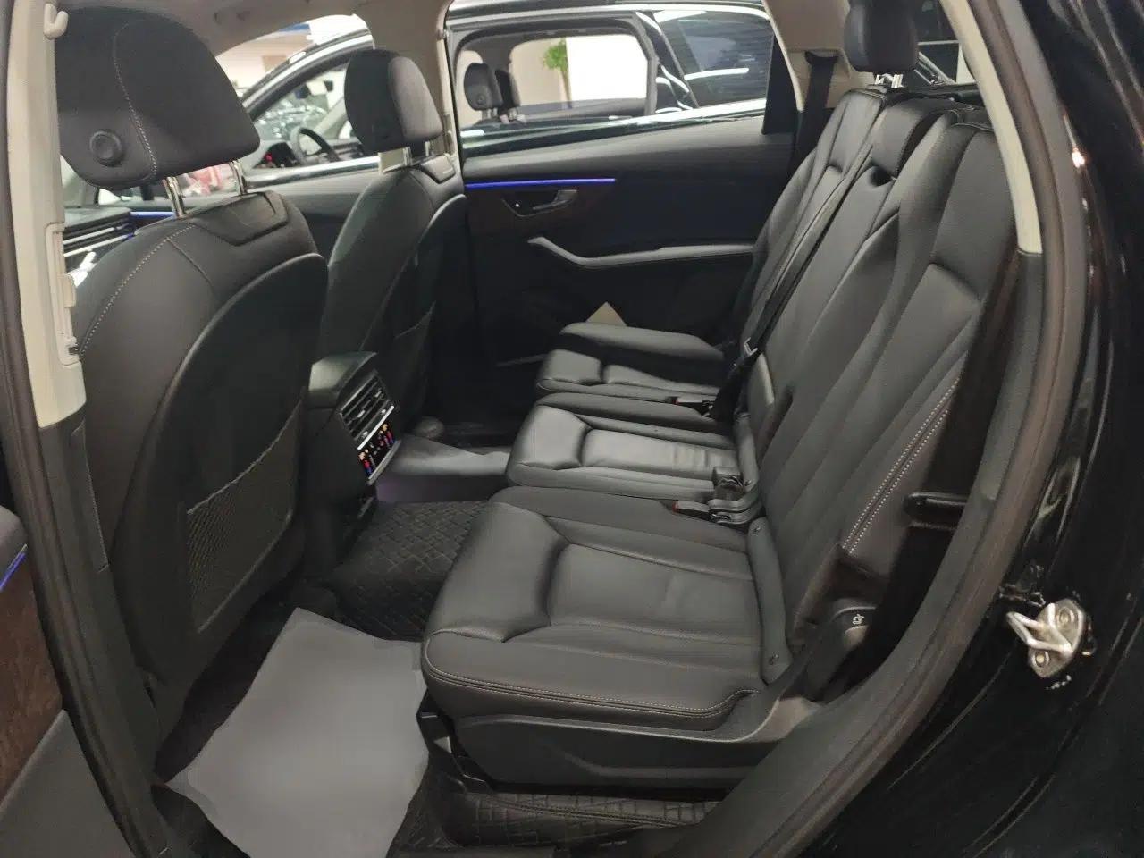 Audi Q7 2025 55 TFSI quattro S line Sport Edition — миниатюра 17