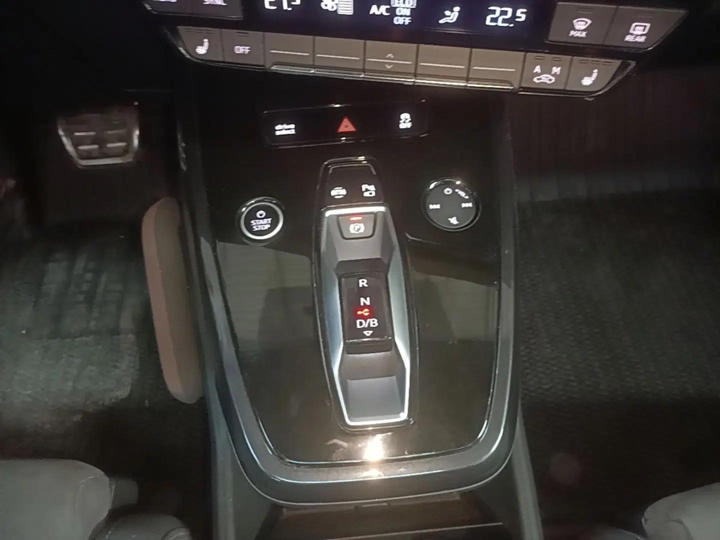 Audi Q4 e-tron 2023 40 e-tron Boundary Edition — миниатюра 16