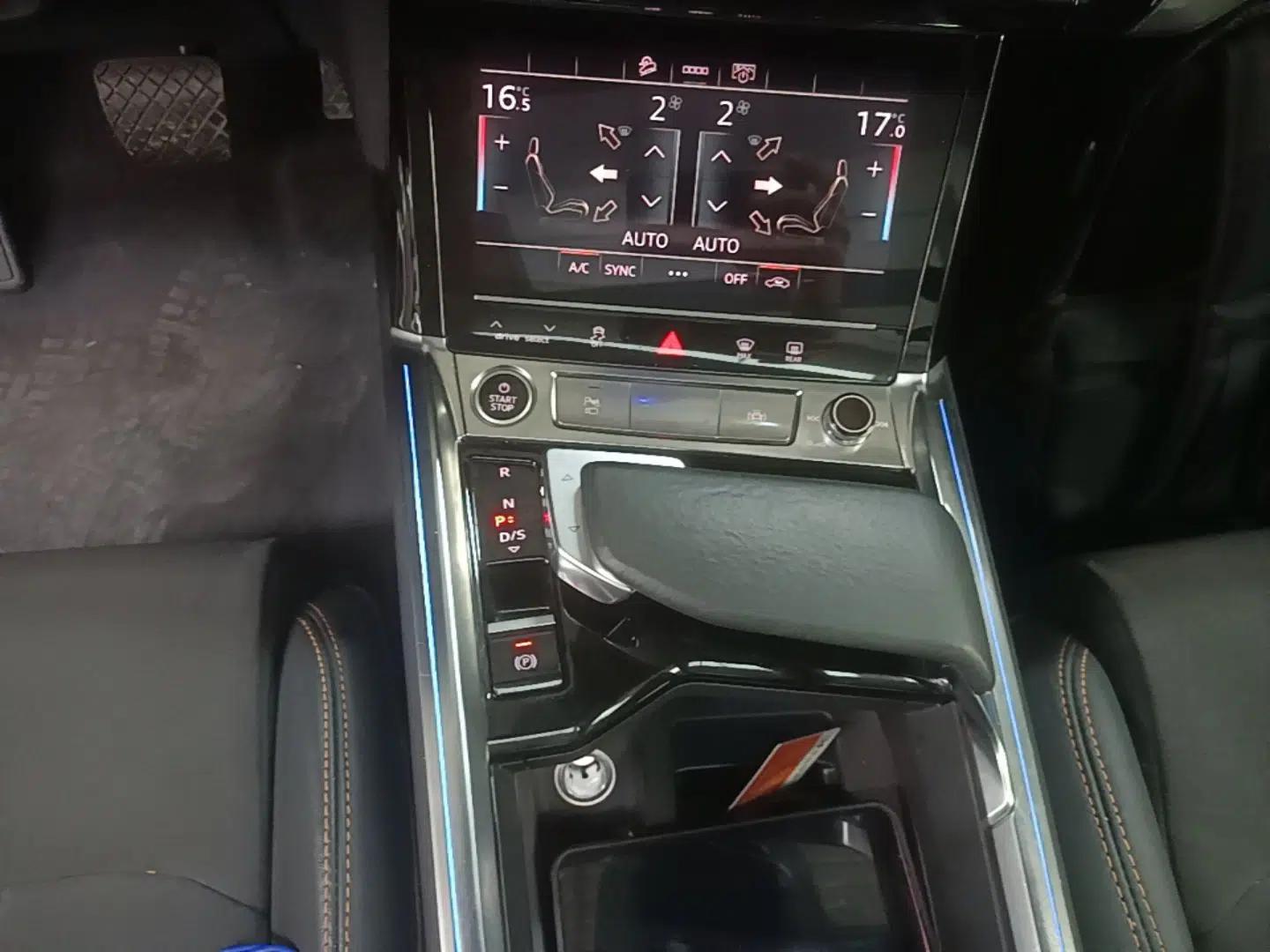 Audi e-tron 2021 50 quattro Prestige Edition — миниатюра 16