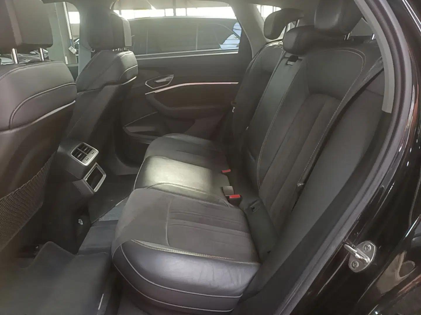 Audi e-tron 2021 50 quattro Prestige Edition — миниатюра 20