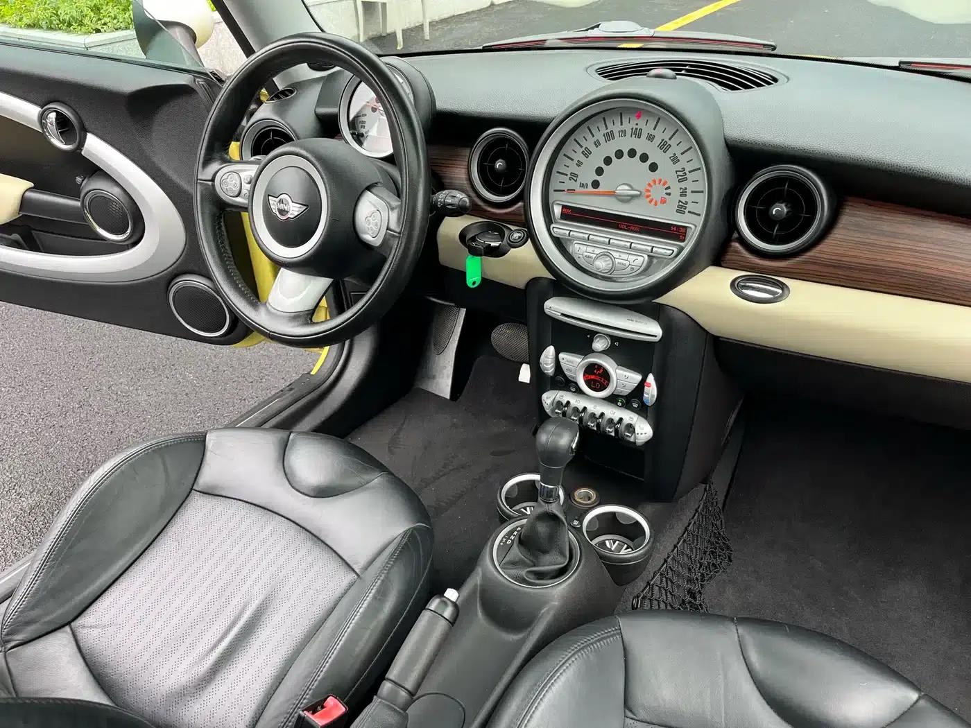 MINI 2010 1.6L COOPER 50 Mayfair — миниатюра 19