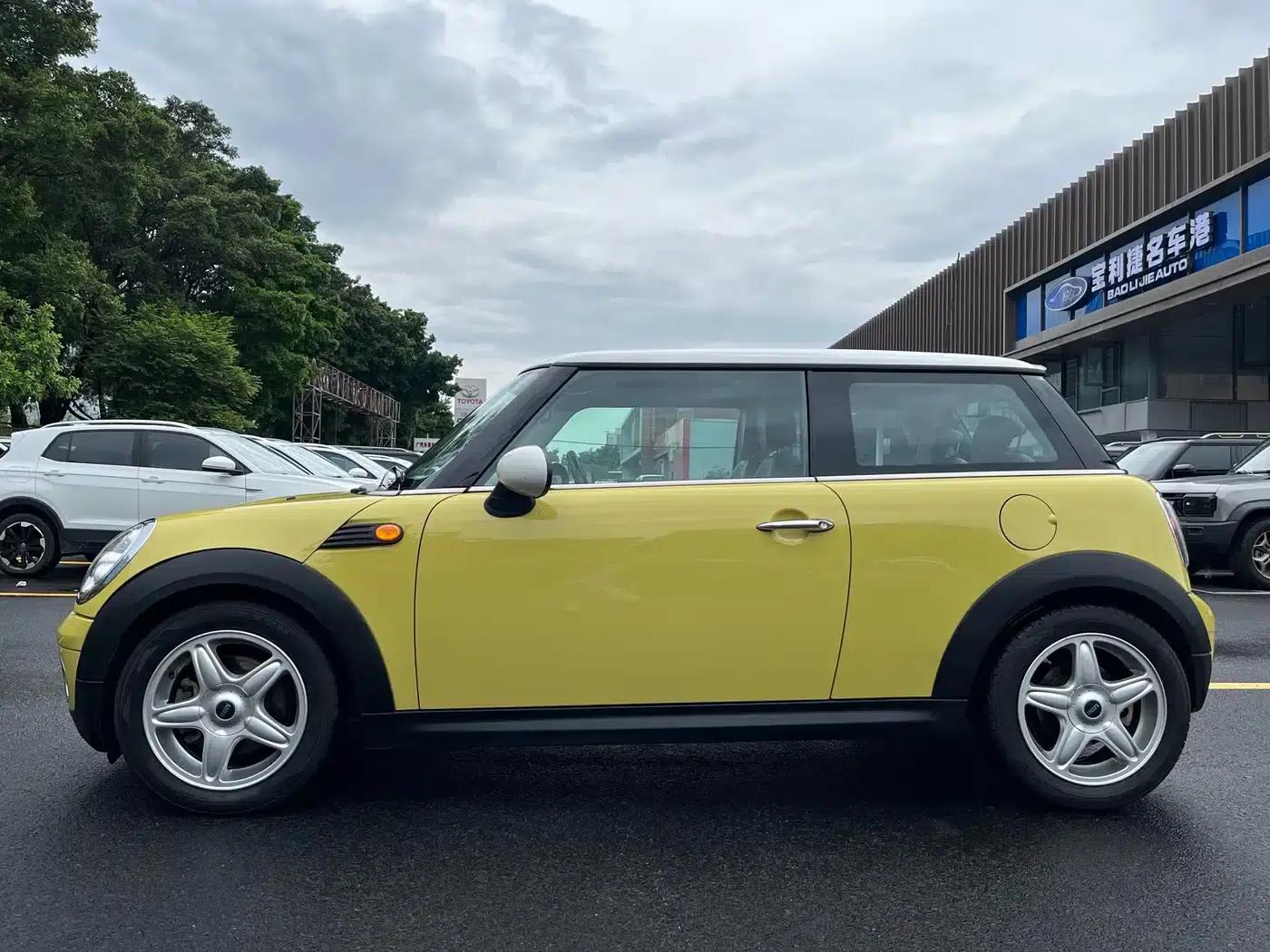 MINI 2010 1.6L COOPER 50 Mayfair — миниатюра 3