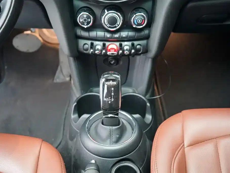 2018 MINI 1.5T ONE PLUS 5-Door — миниатюра 18