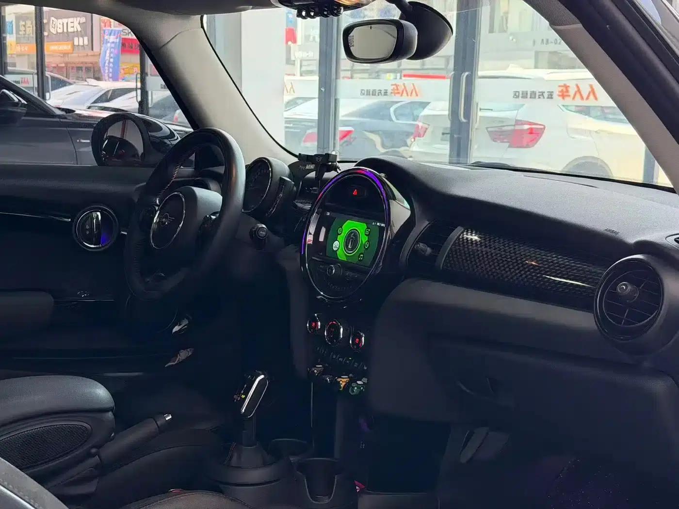 MINI 2019 2.0T COOPER S Classic — миниатюра 14