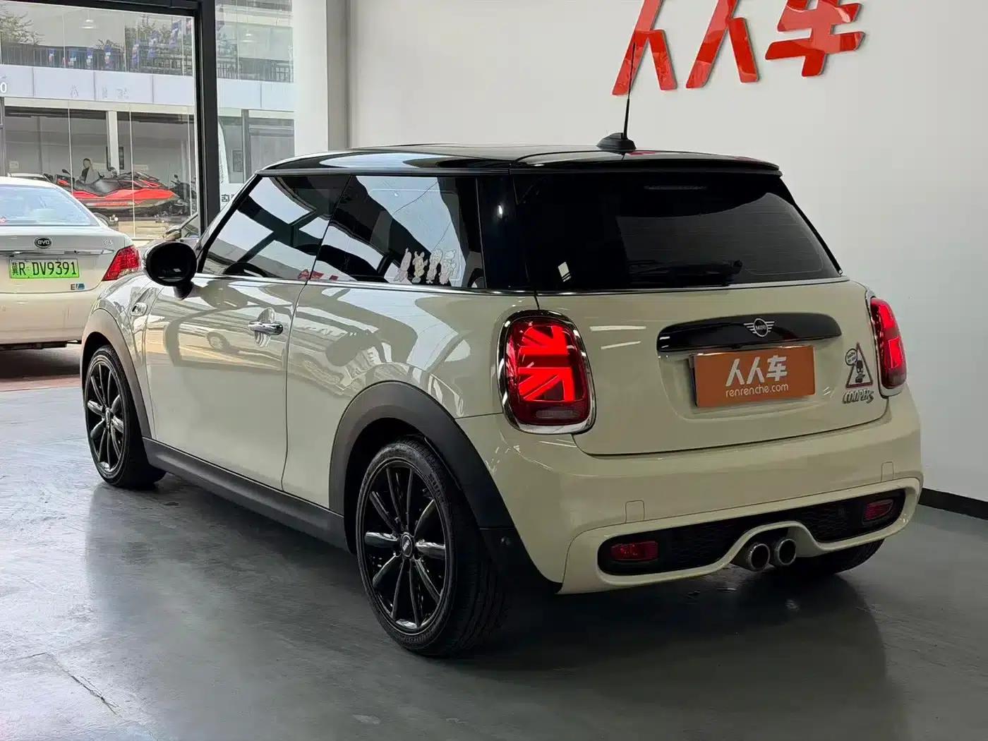 MINI 2019 2.0T COOPER S Classic — миниатюра 19