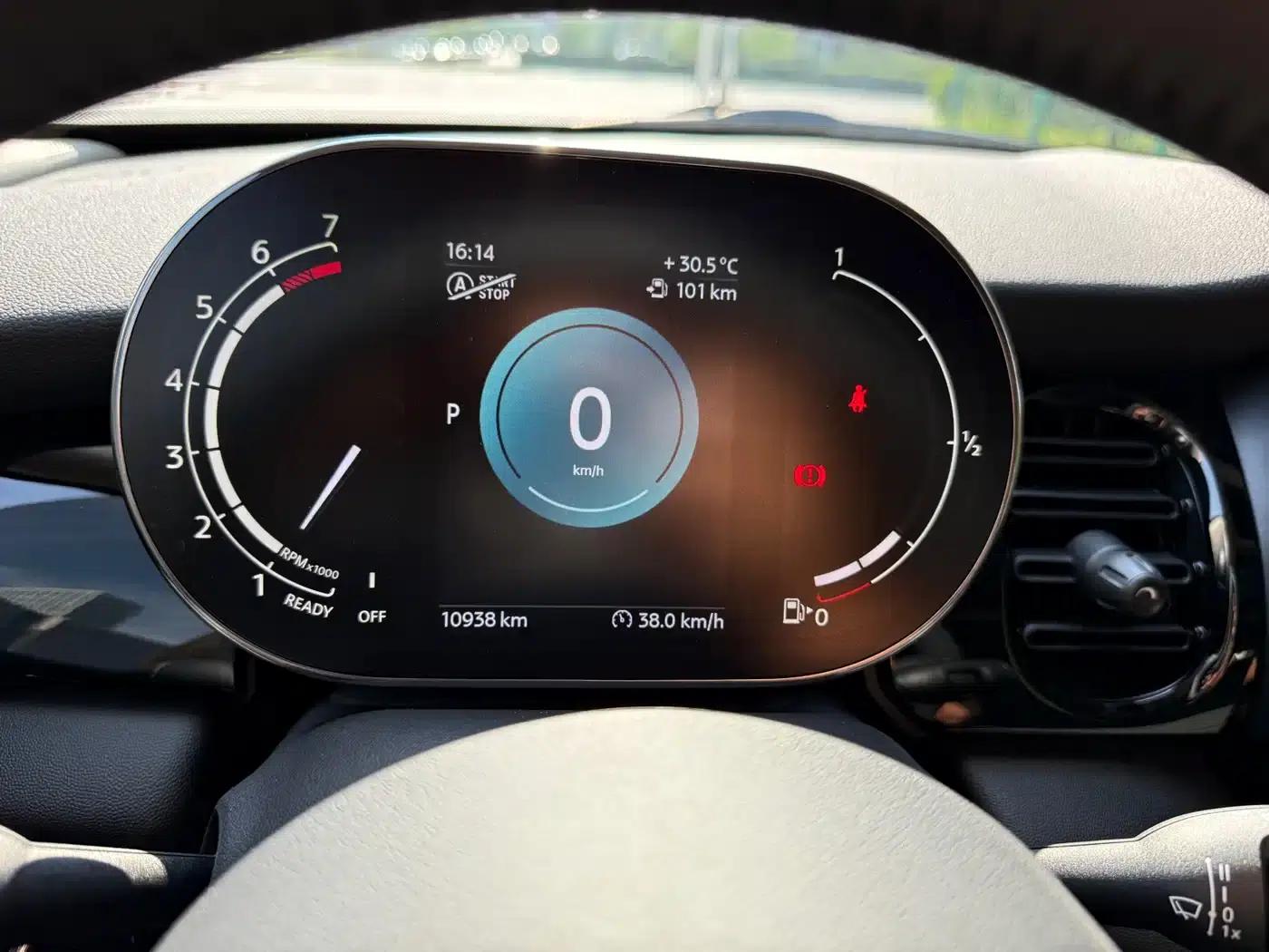 MINI 2023 1.5T COOPER King's Cross Special Edition — миниатюра 13