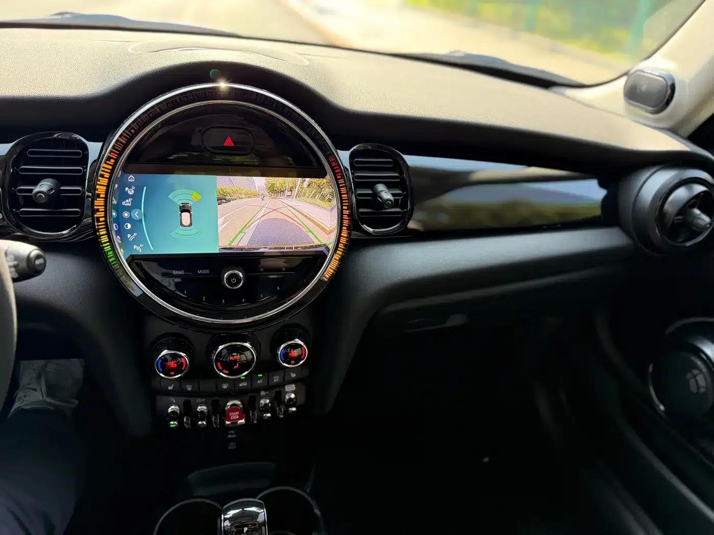 MINI 2023 1.5T COOPER King's Cross Special Edition — миниатюра 14