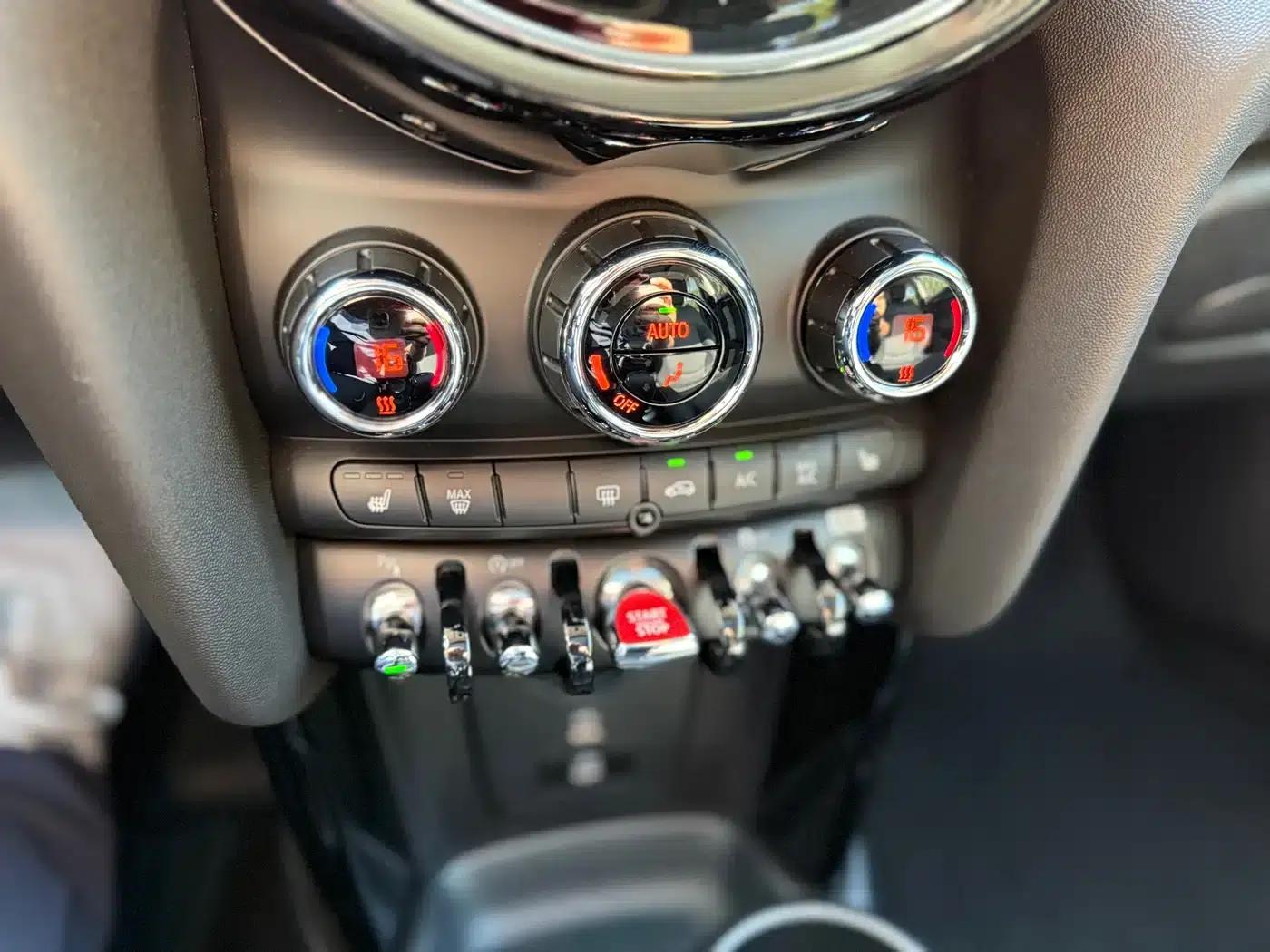 MINI 2023 1.5T COOPER King's Cross Special Edition — миниатюра 15