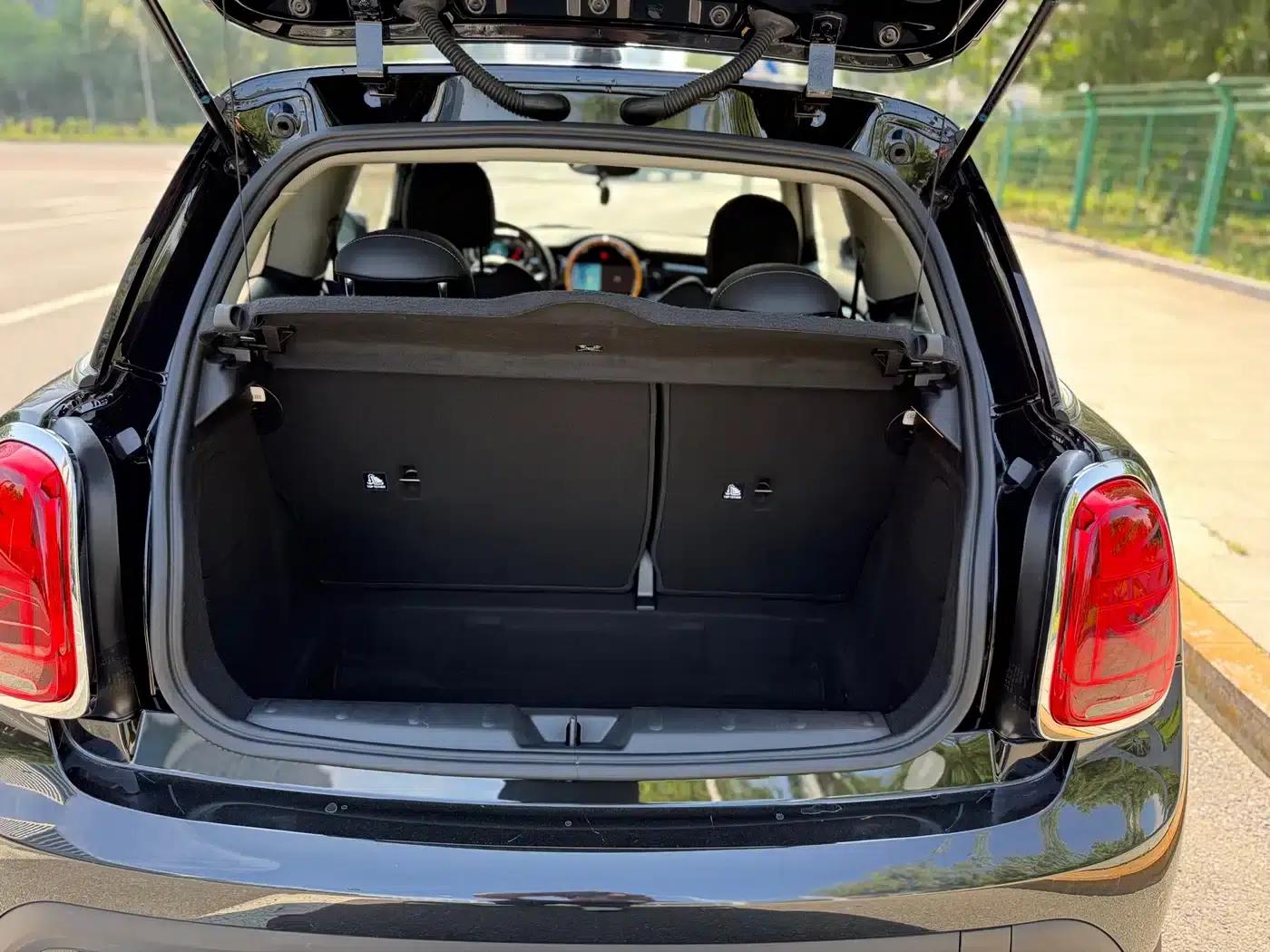 MINI 2023 1.5T COOPER King's Cross Special Edition — миниатюра 19