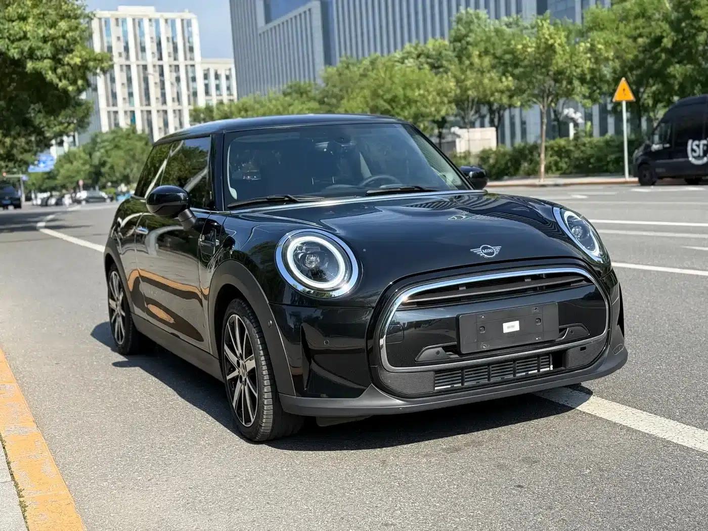 MINI 2023 1.5T COOPER King's Cross Special Edition — миниатюра 3
