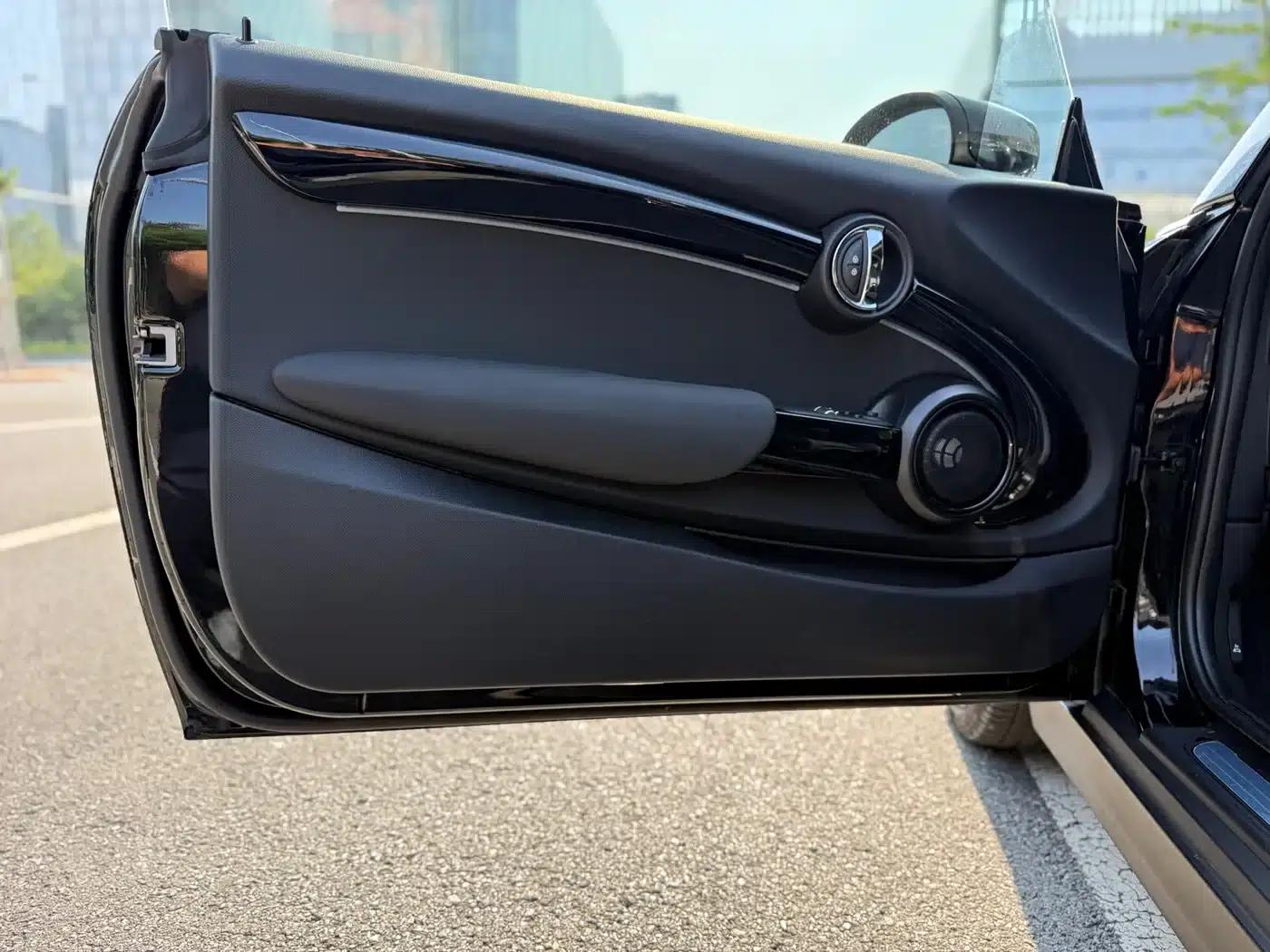 MINI 2023 1.5T COOPER King's Cross Special Edition — миниатюра 21