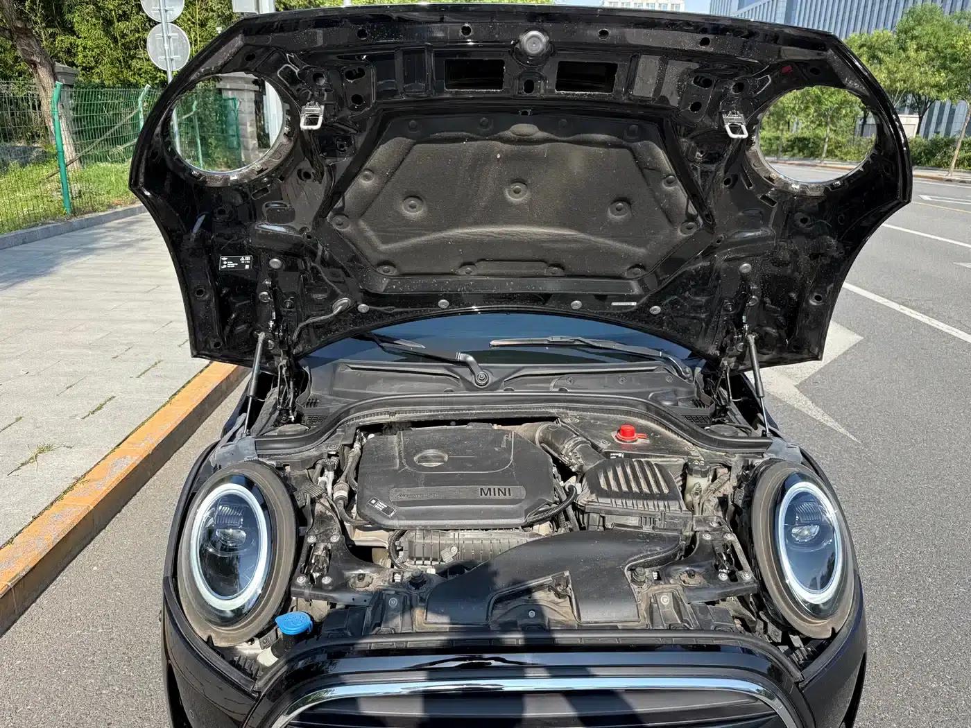 MINI 2023 1.5T COOPER King's Cross Special Edition — миниатюра 23