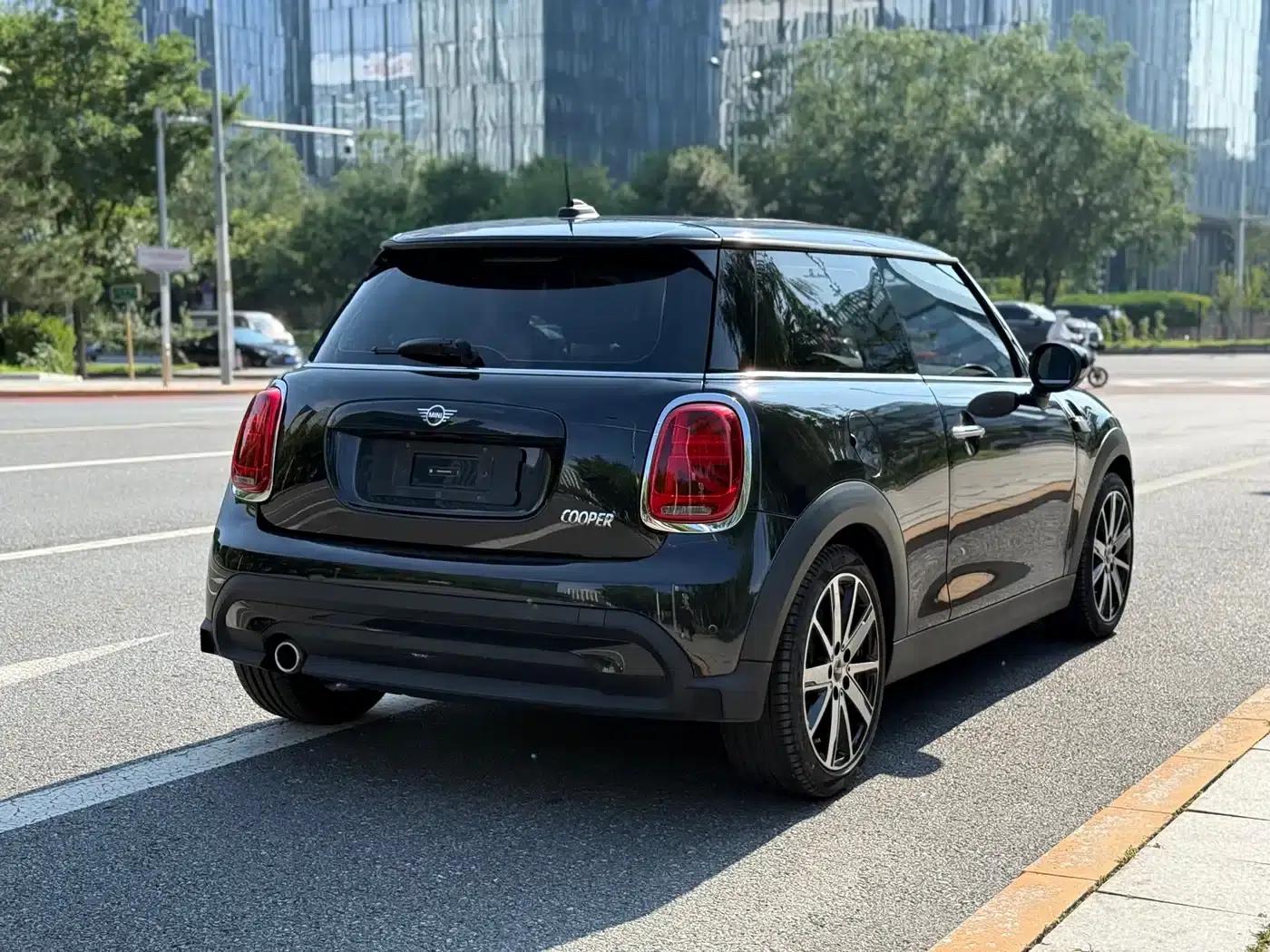 MINI 2023 1.5T COOPER King's Cross Special Edition — миниатюра 6