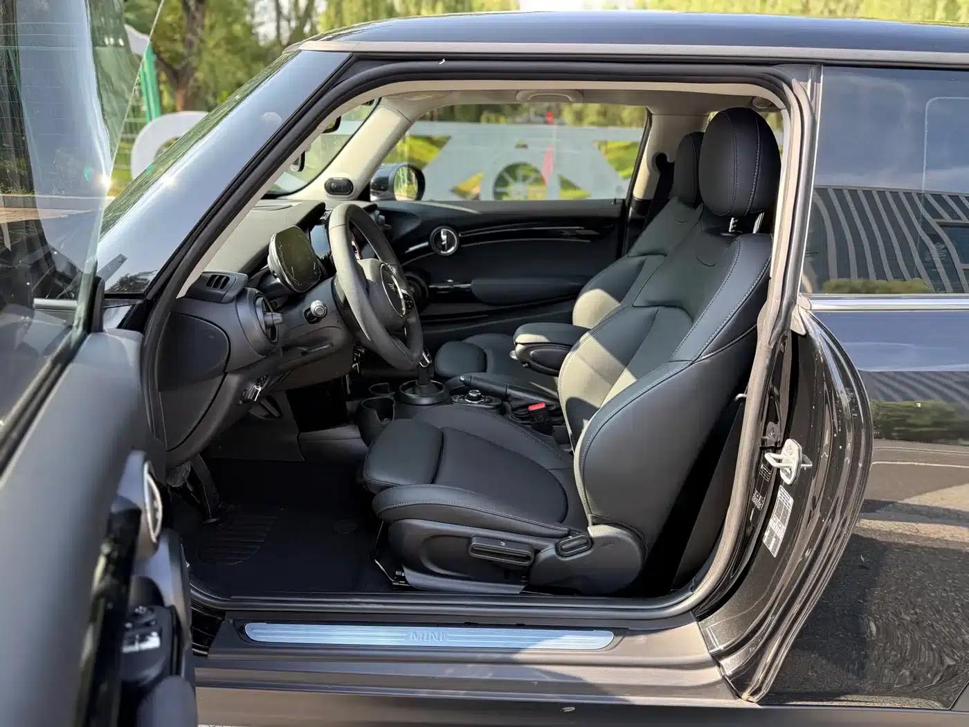 MINI 2023 1.5T COOPER King's Cross Special Edition — миниатюра 9