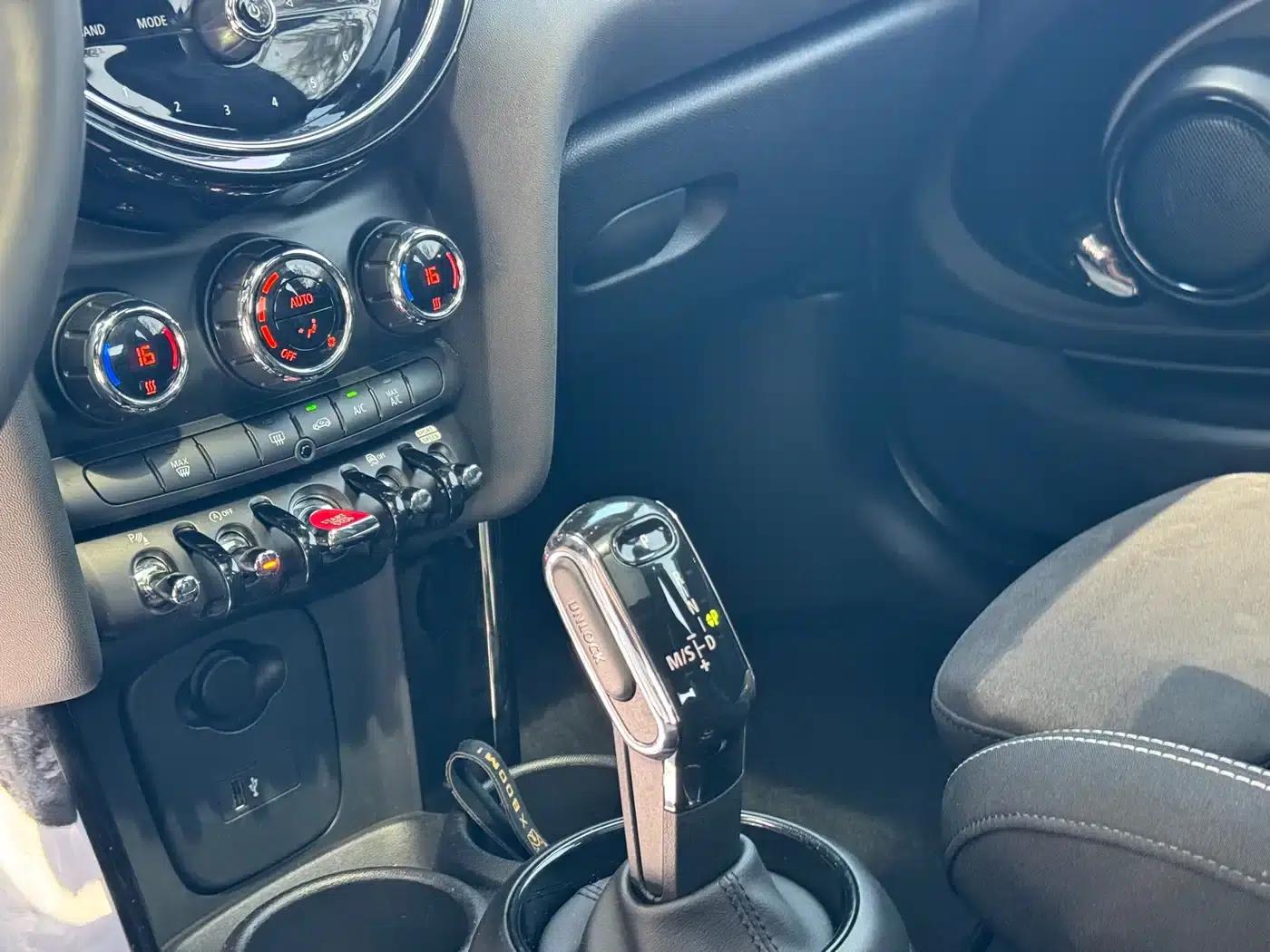 MINI 2022 1.5T COOPER Black Label Special Edition — миниатюра 10