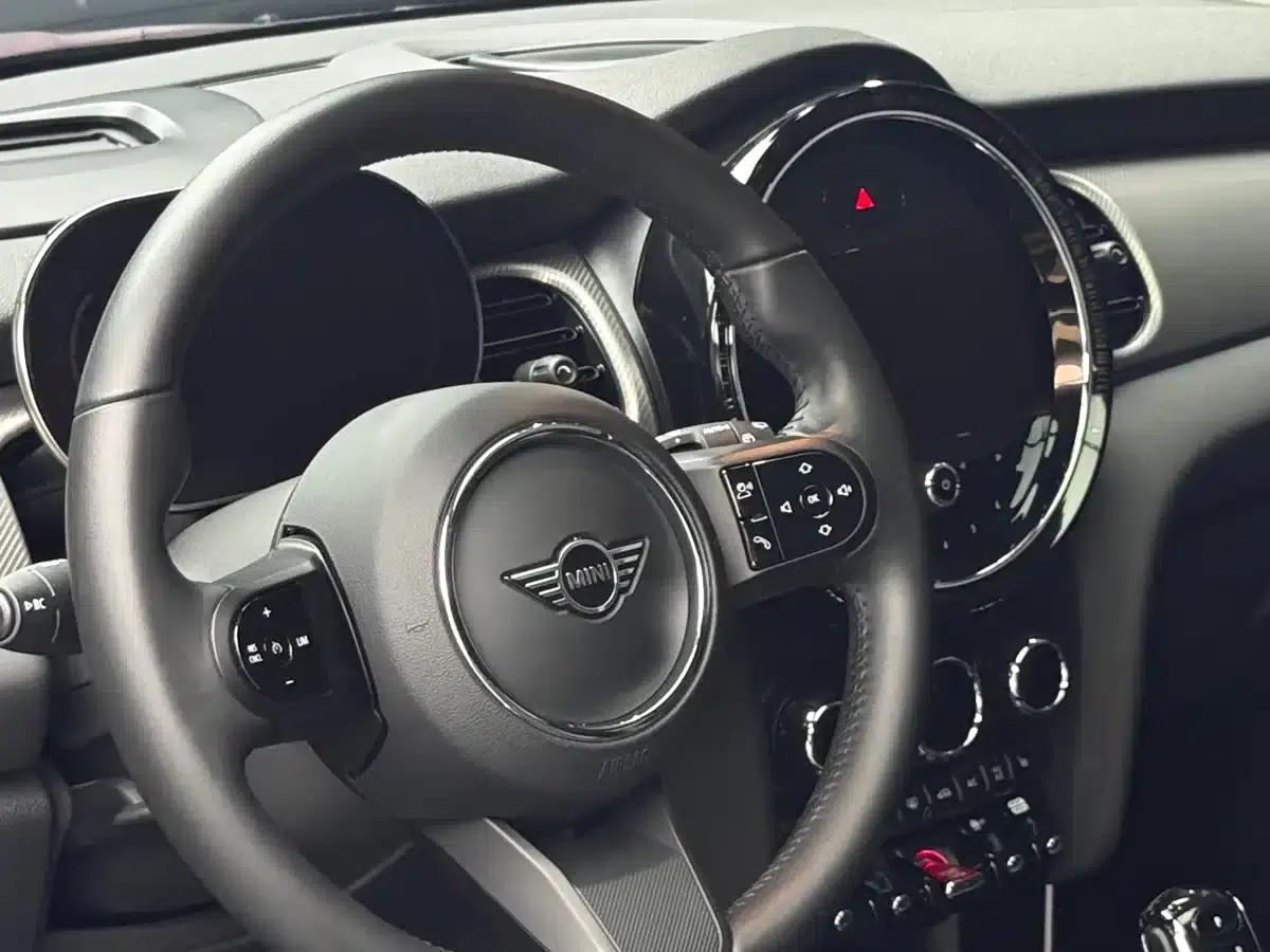 MINI 2023 1.5T COOPER Artist — миниатюра 18