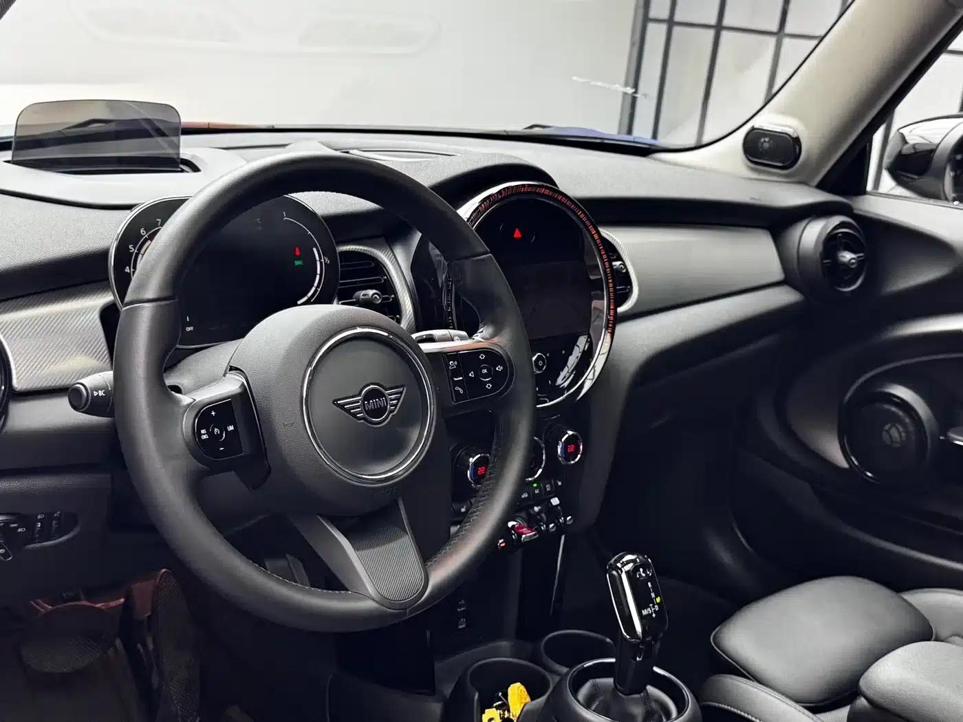 MINI 2023 1.5T COOPER Artist — миниатюра 8