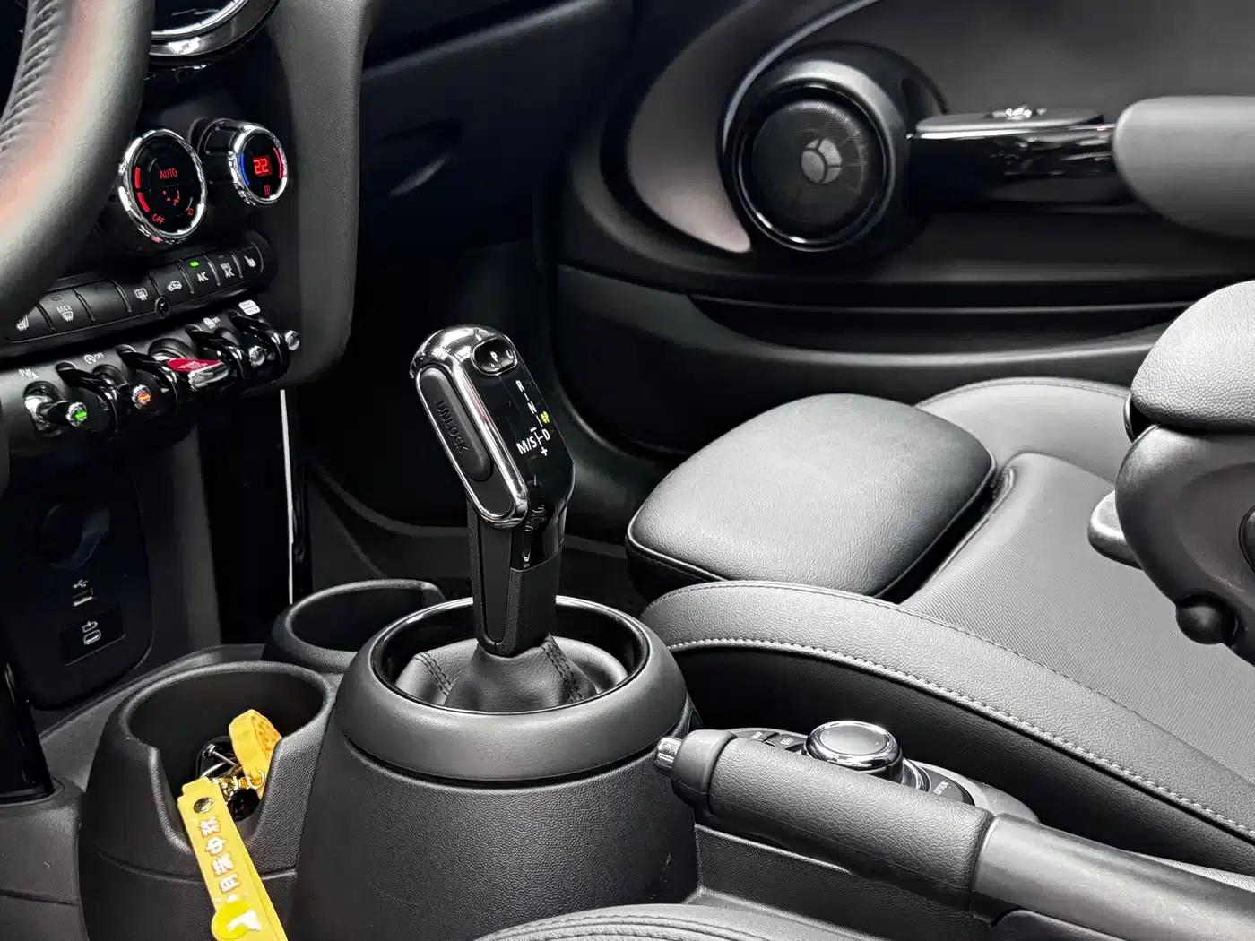 MINI 2023 1.5T COOPER Artist — миниатюра 10