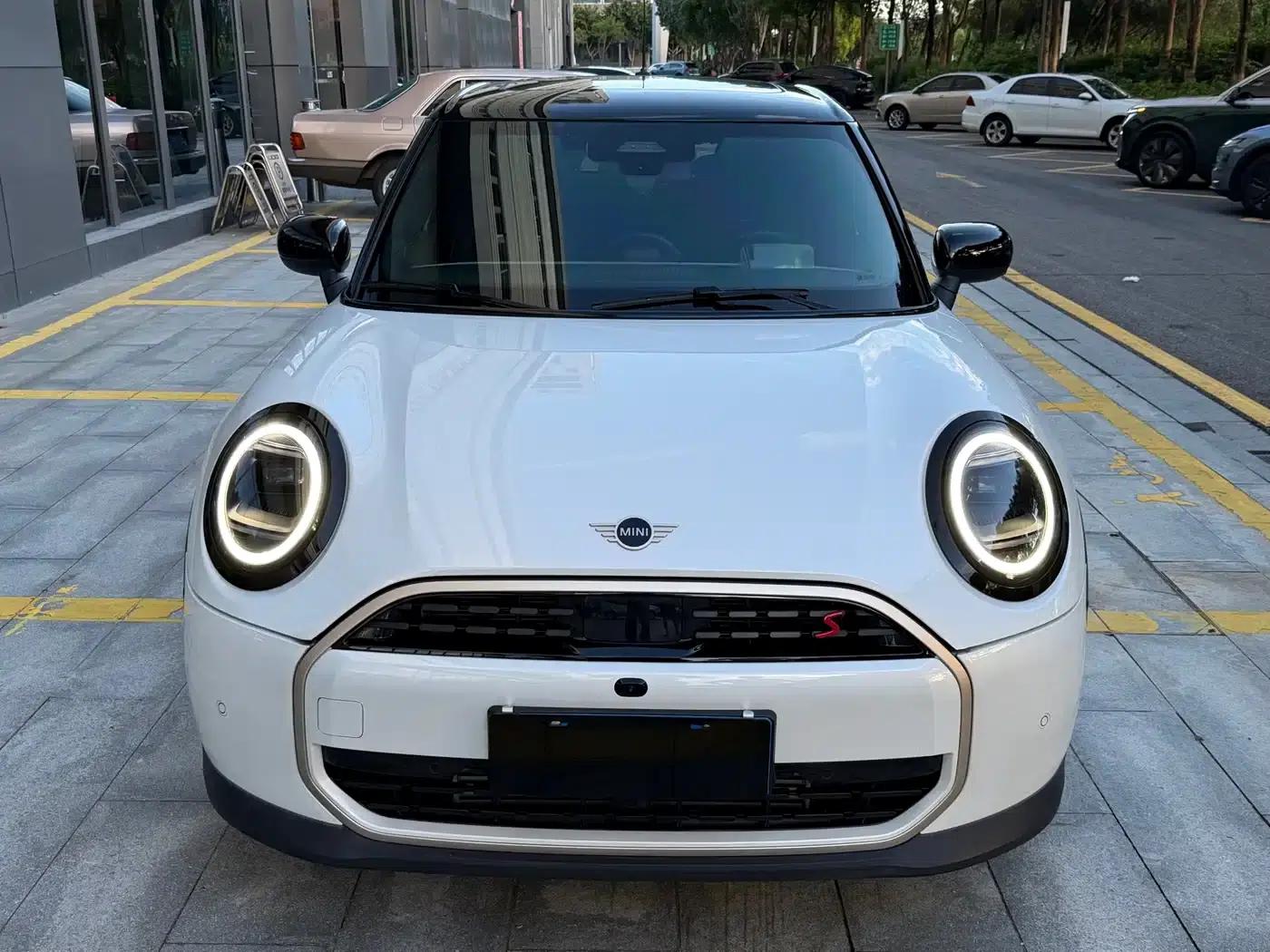 MINI 2025 2.0T COOPER S Artist 5-Door Edition — миниатюра 2