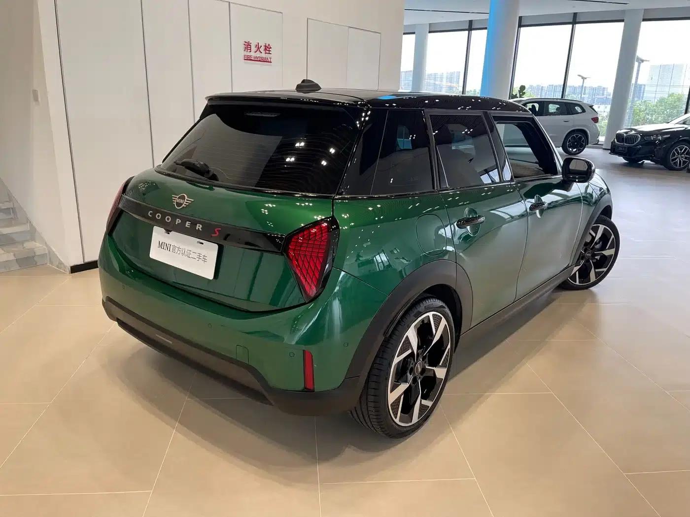 MINI 2025 2.0T COOPER S Artist 5-Door Edition — миниатюра 4