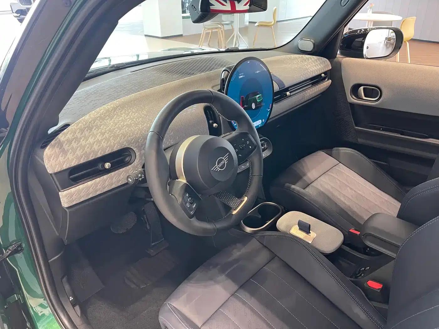 MINI 2025 2.0T COOPER S Artist 5-Door Edition — миниатюра 7
