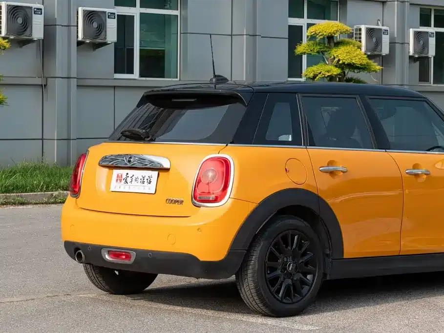 2016 MINI 1.5T COOPER 5-door version — миниатюра 3