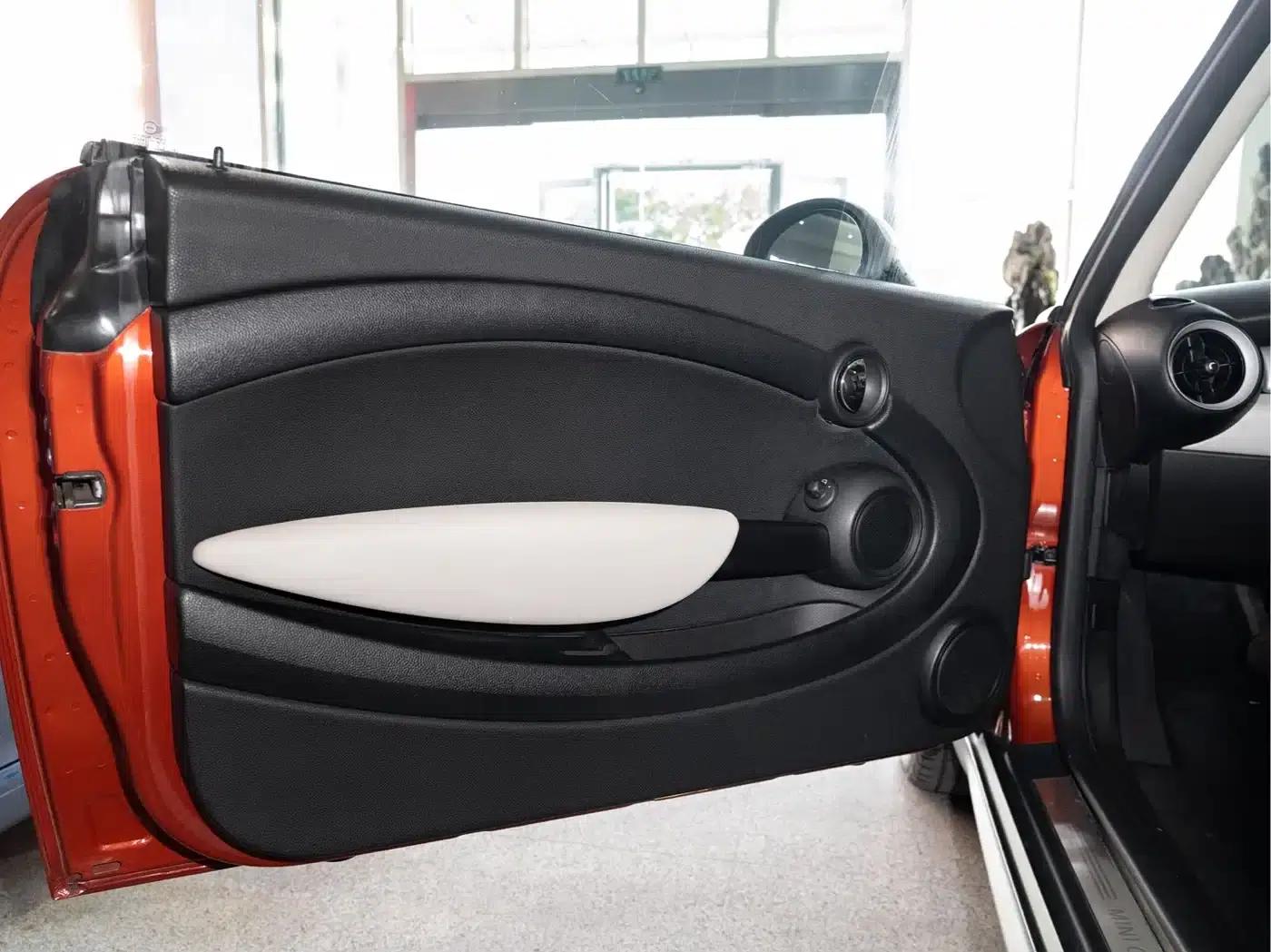2011 MINI 1.6L COOPER Fun — миниатюра 14