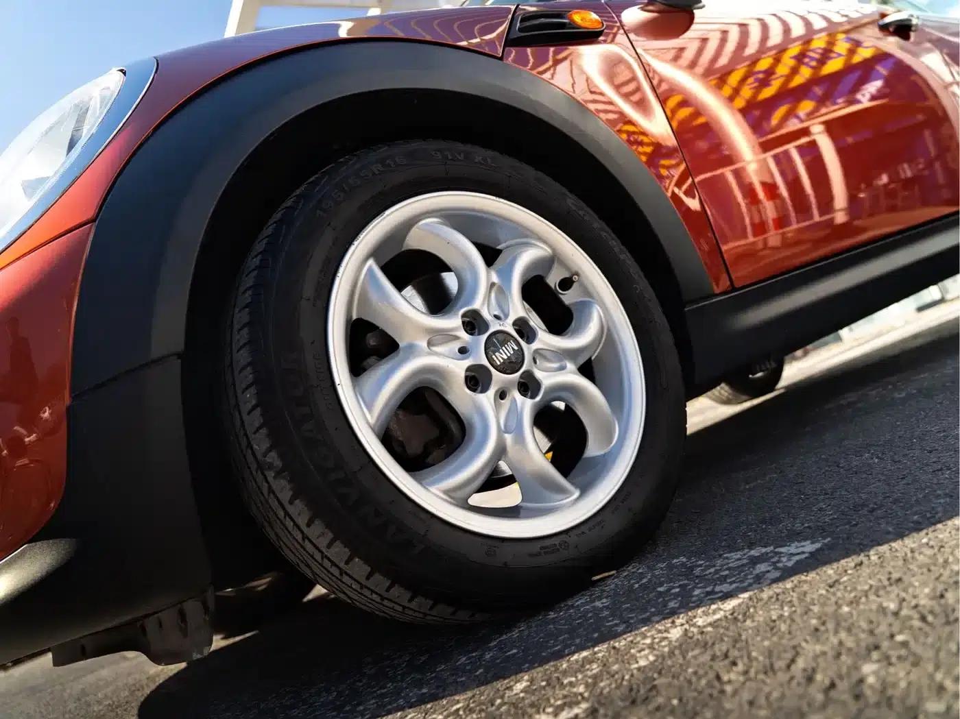 2011 MINI 1.6L COOPER Fun — миниатюра 16