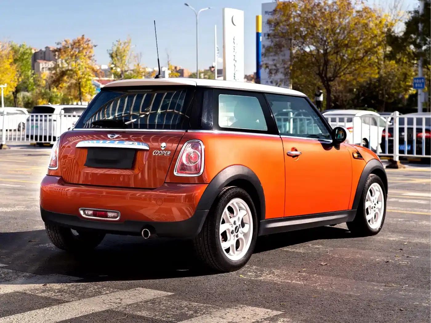2011 MINI 1.6L COOPER Fun — миниатюра 3