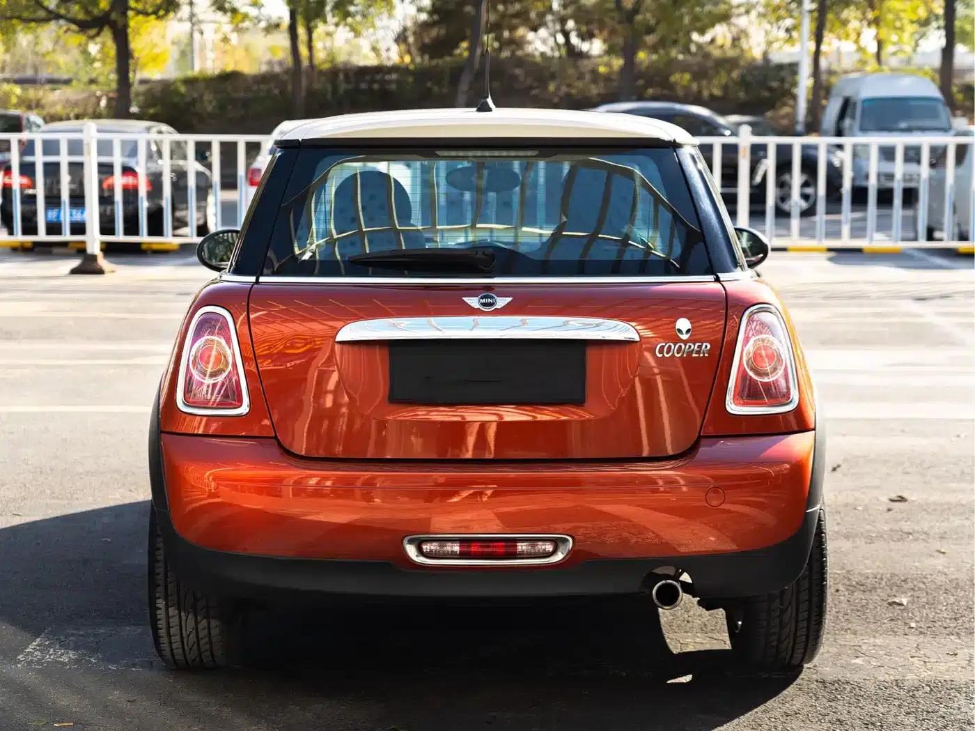 2011 MINI 1.6L COOPER Fun — миниатюра 4