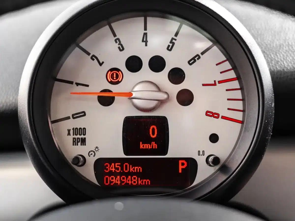 2011 MINI 1.6L COOPER Fun — миниатюра 7