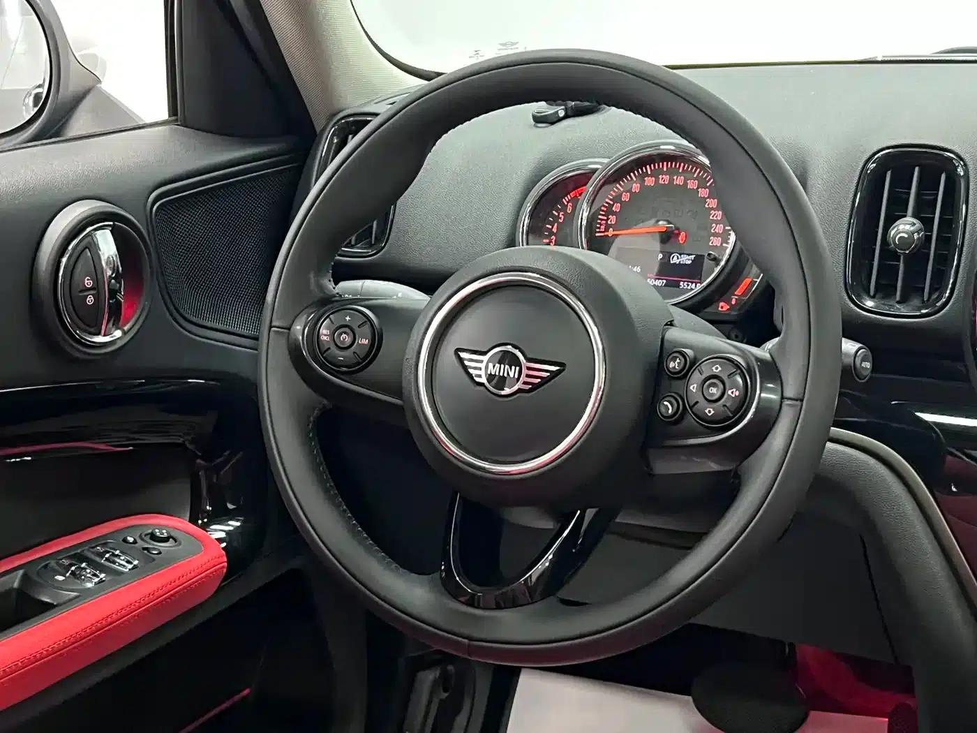 2018 MINI COUNTRYMAN 1.5T COOPER ALL4 Classic — миниатюра 21