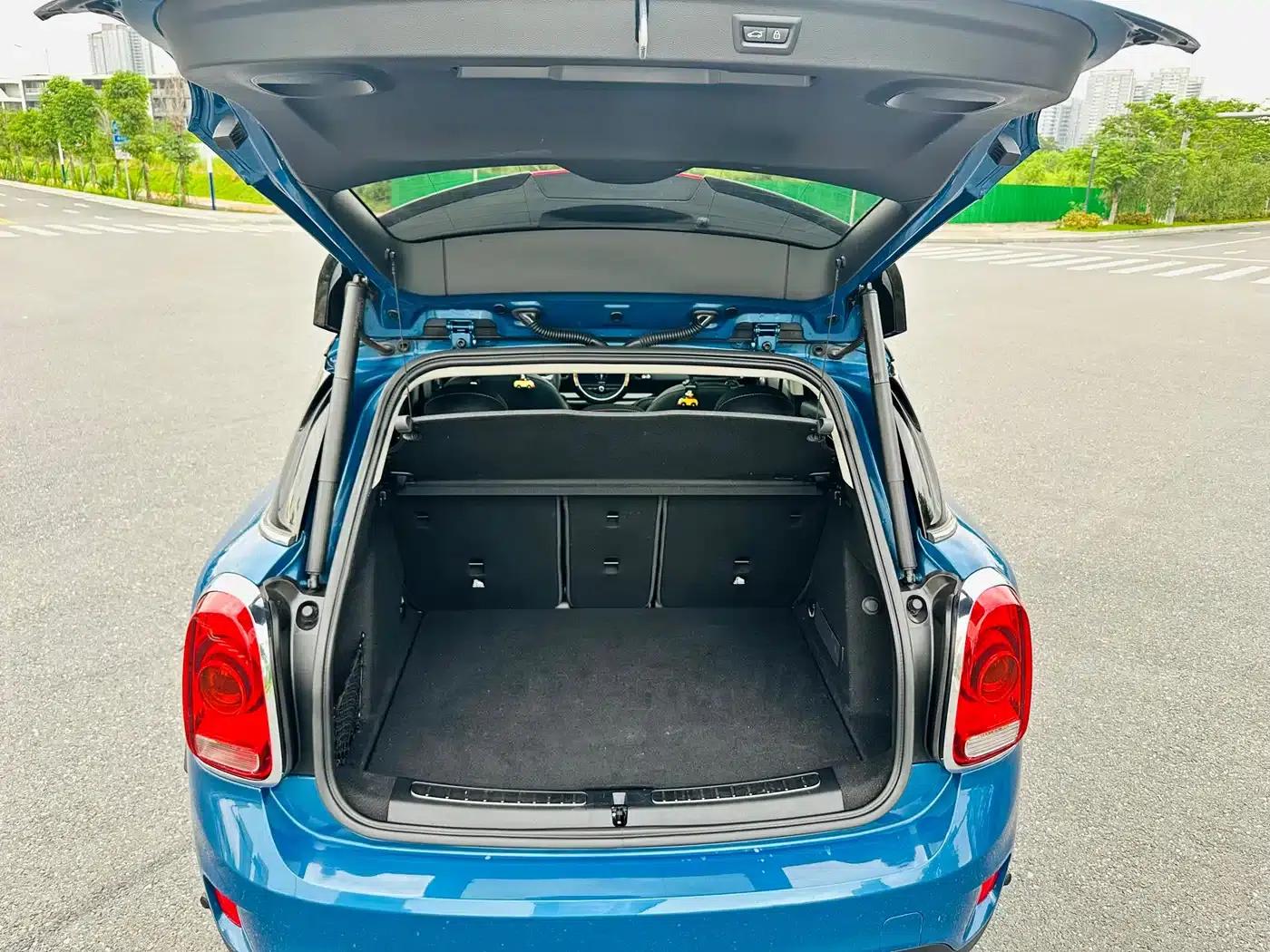 2019 MINI COUNTRYMAN 1.5T COOPER Classic Weekend Travel Edition — миниатюра 14