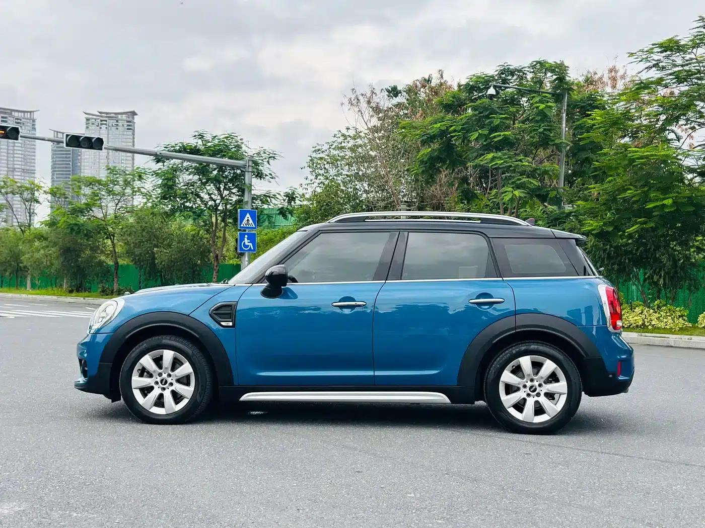 2019 MINI COUNTRYMAN 1.5T COOPER Classic Weekend Travel Edition — миниатюра 4