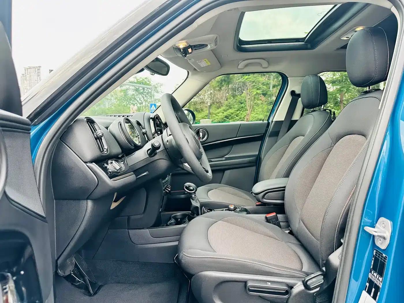 2019 MINI COUNTRYMAN 1.5T COOPER Classic Weekend Travel Edition — миниатюра 8