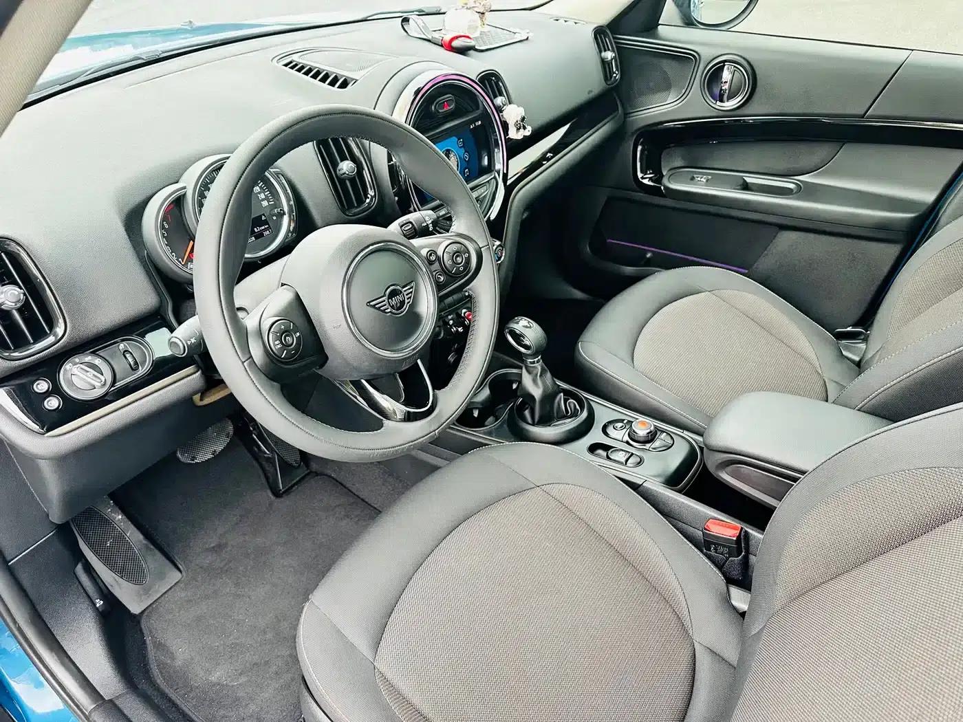 2019 MINI COUNTRYMAN 1.5T COOPER Classic Weekend Travel Edition — миниатюра 9