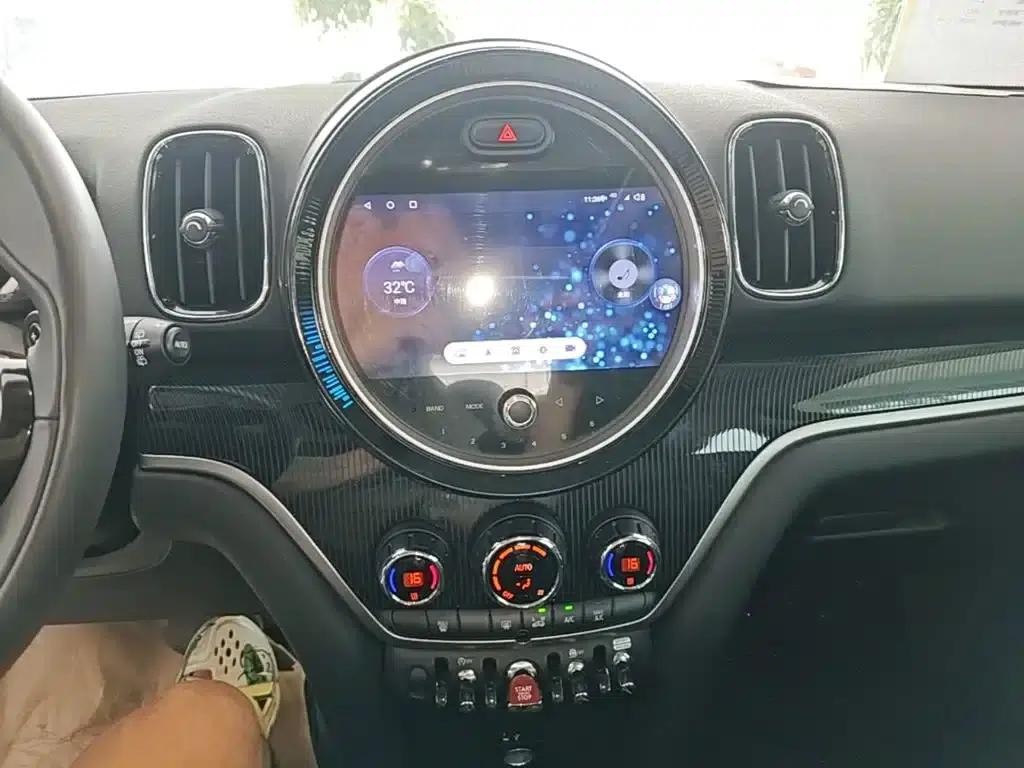 2019 MINI COUNTRYMAN 2.0T COOPER S ALL4 Artist — миниатюра 13
