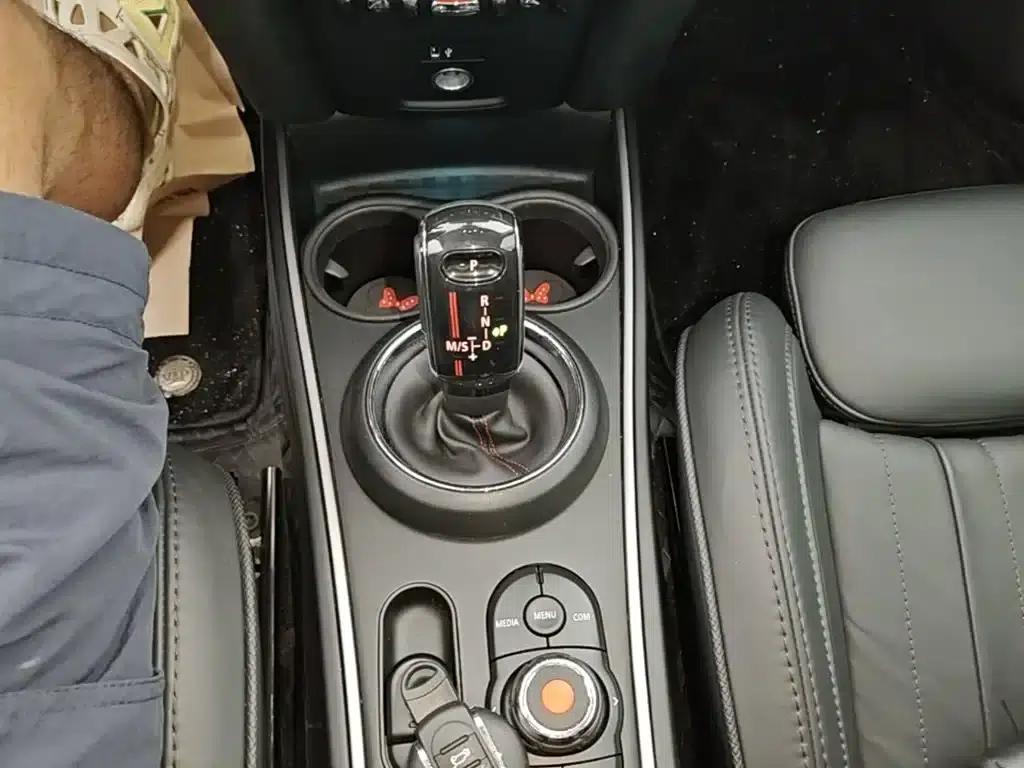 2019 MINI COUNTRYMAN 2.0T COOPER S ALL4 Artist — миниатюра 14