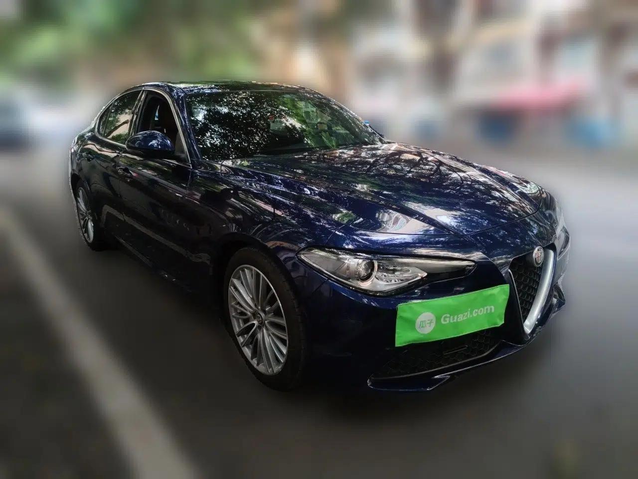 Alfa Romeo Giulia 2017 2.0T 200HP Luxury Edition — миниатюра 3