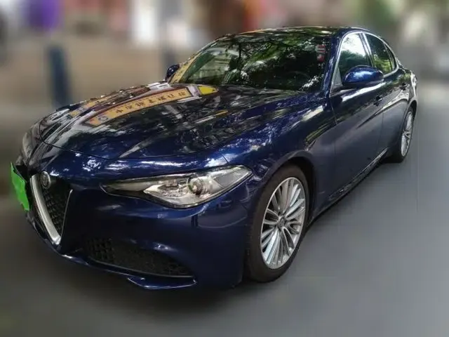 Alfa Romeo Giulia 2017 2.0T 200HP Luxury Edition