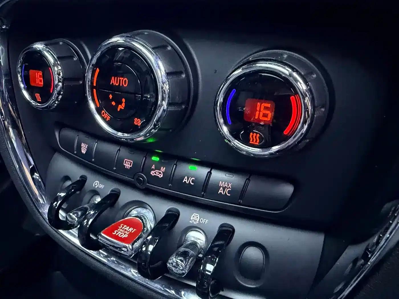 2016 MINI CLUBMAN Facelift 1.5T COOPER Connoisseur Edition — миниатюра 14