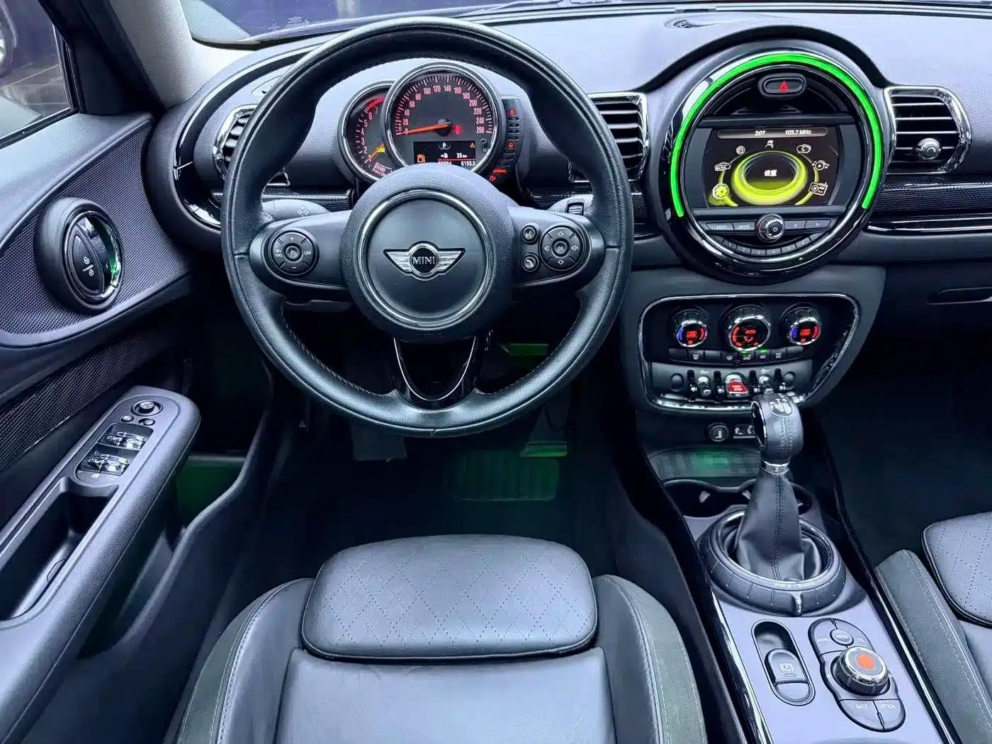 2016 MINI CLUBMAN Facelift 1.5T COOPER Connoisseur Edition — миниатюра 16
