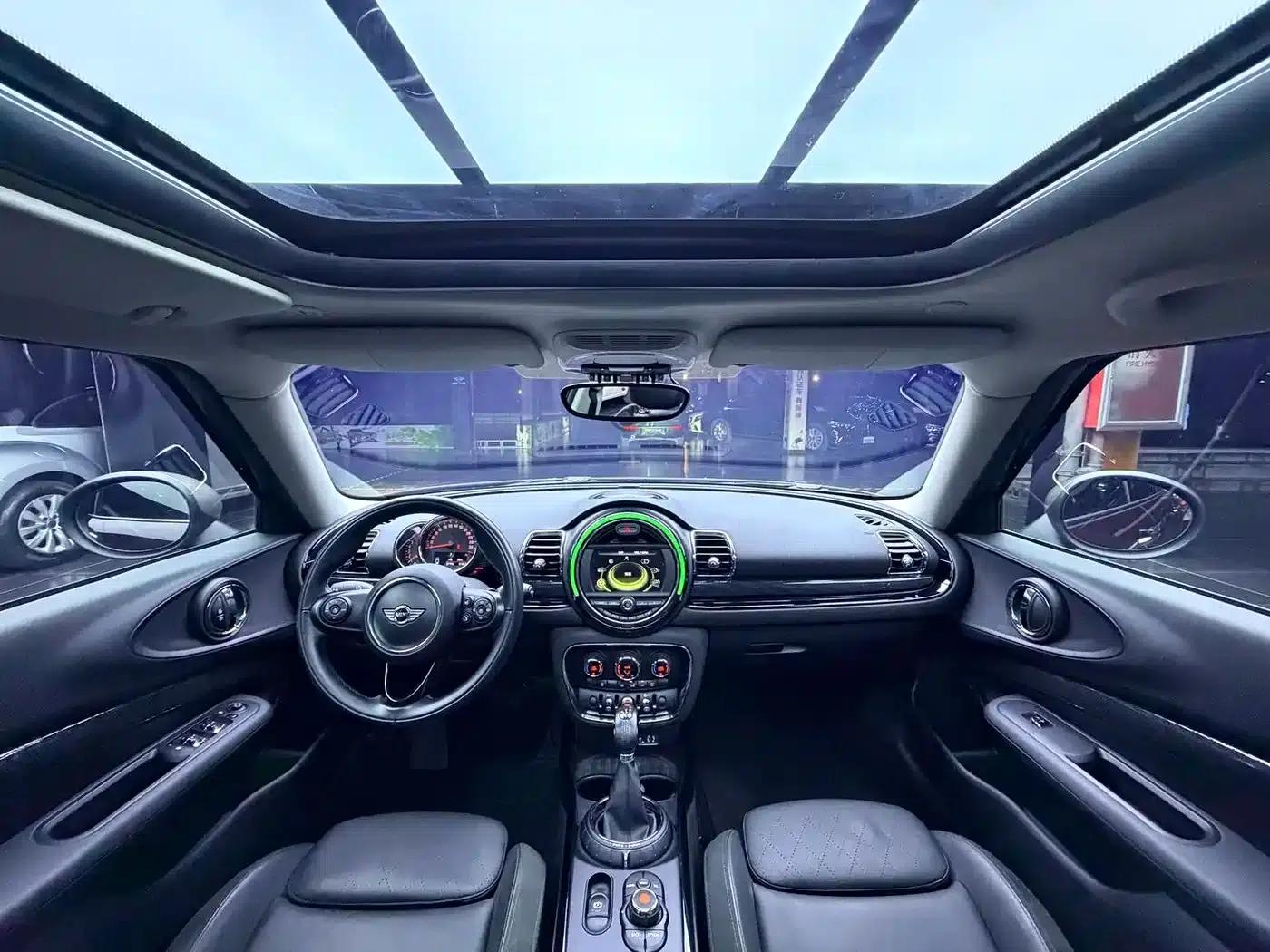 2016 MINI CLUBMAN Facelift 1.5T COOPER Connoisseur Edition — миниатюра 19