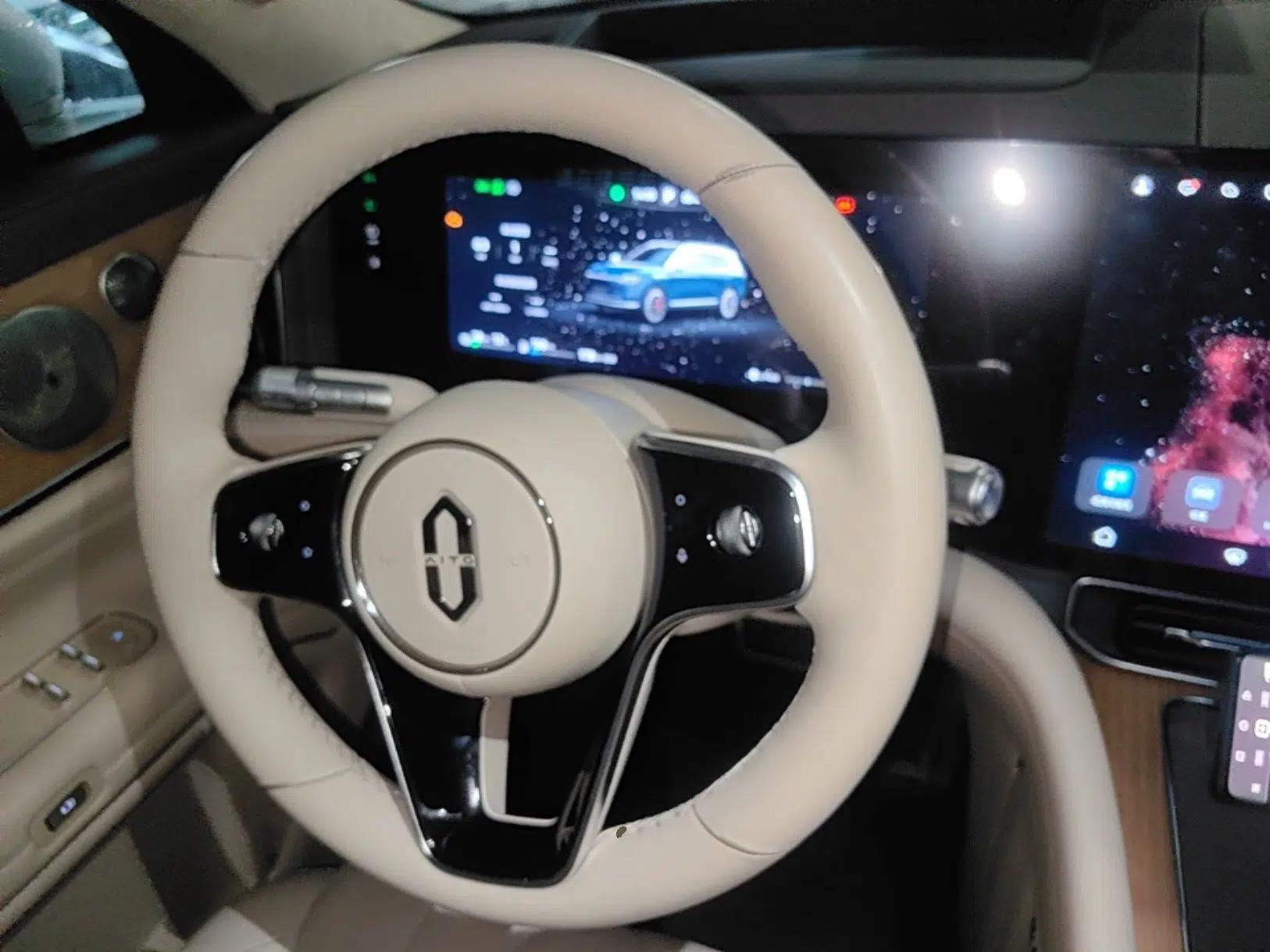Hima AITO M9 2024 Range-Extended Ultra Version 52 kWh 6-Seater Model — миниатюра 13