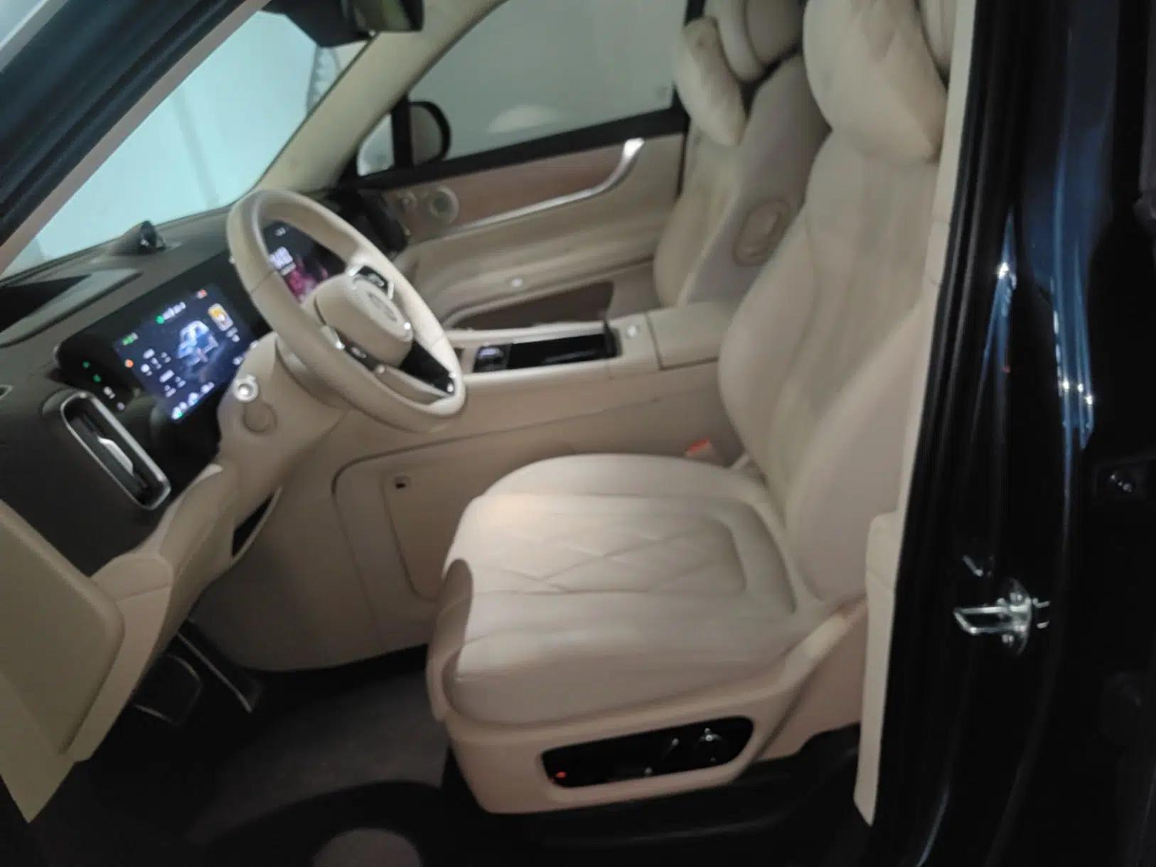 Hima AITO M9 2024 Range-Extended Ultra Version 52 kWh 6-Seater Model — миниатюра 17