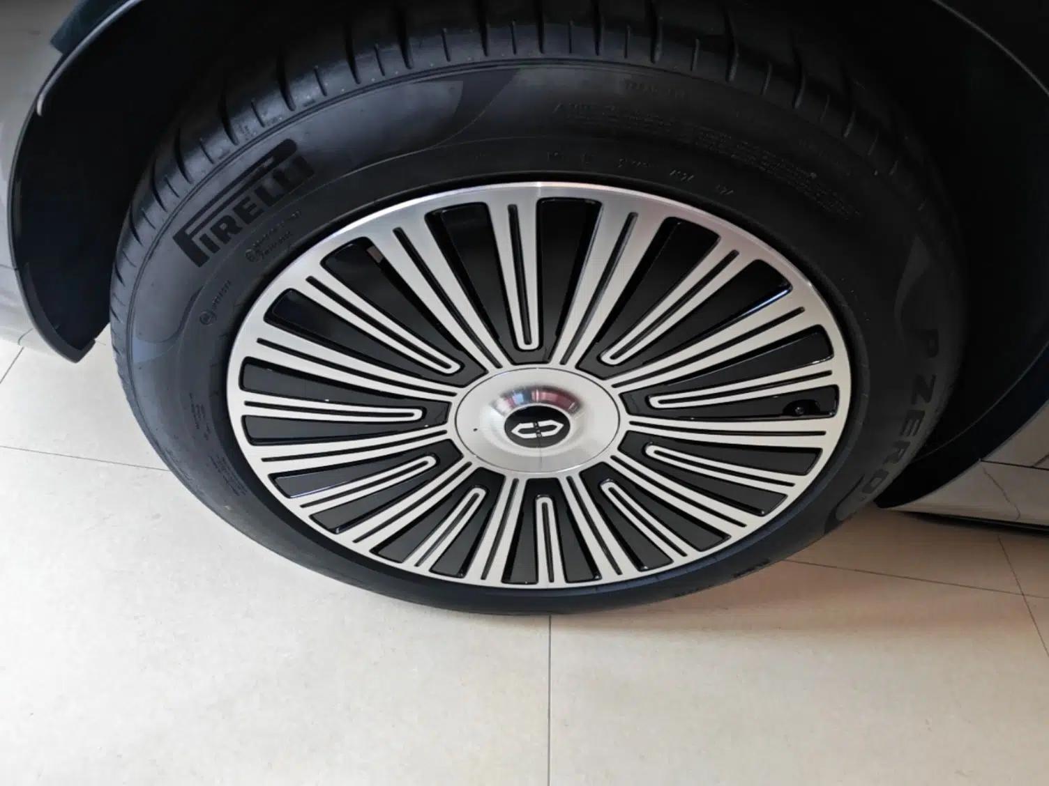 Hima AITO M9 2025 Extended-Range Ultra Version 52 kWh 6-Seater — миниатюра 11